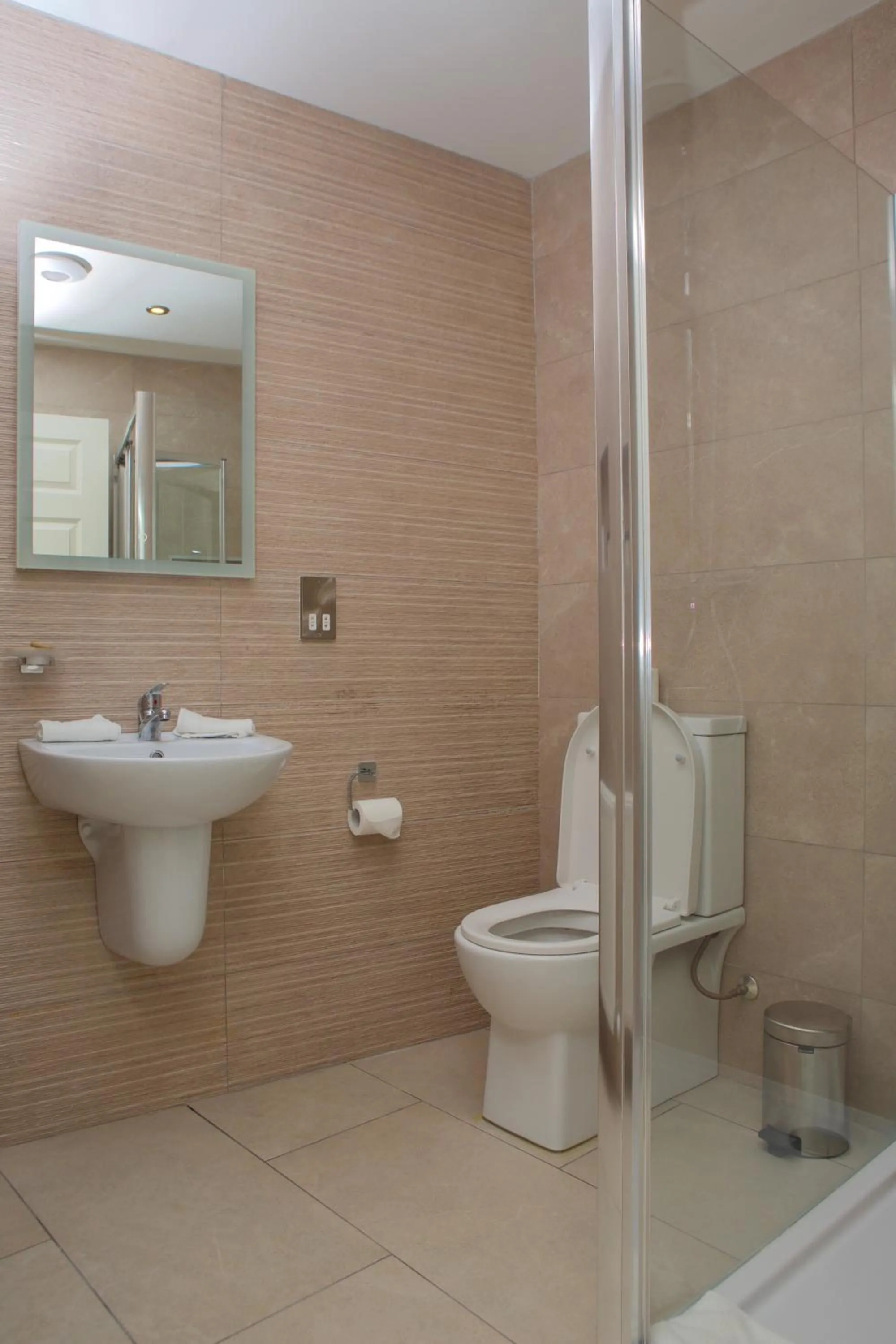 Bathroom in McMunns of Ballybunion