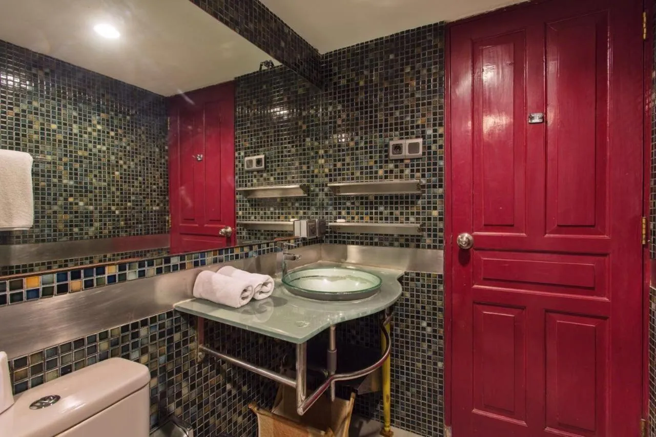 Toilet in Sejuk Suites