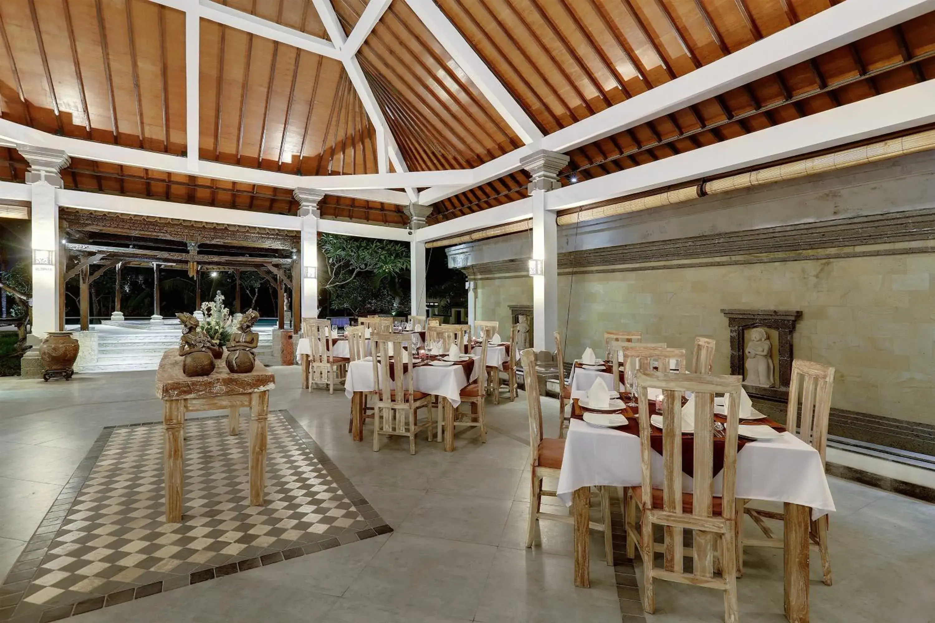 Restaurant/places to eat in Nipuri Resort and Villas Seminyak by Kamara Restaurant/places to eat in Nipuri Resort and Villas Seminyak by Kamara