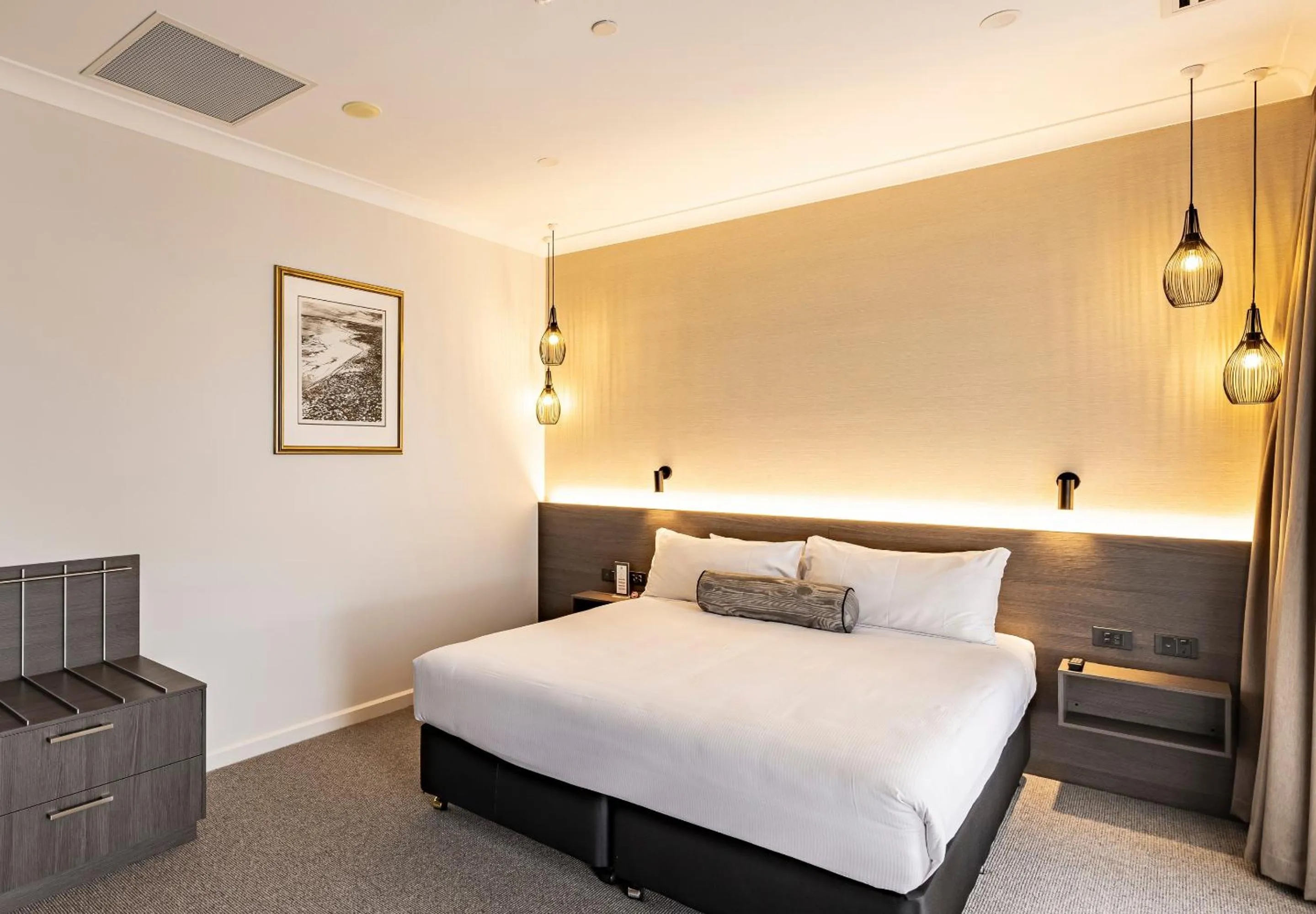 Bed in Duxton Hotel Perth