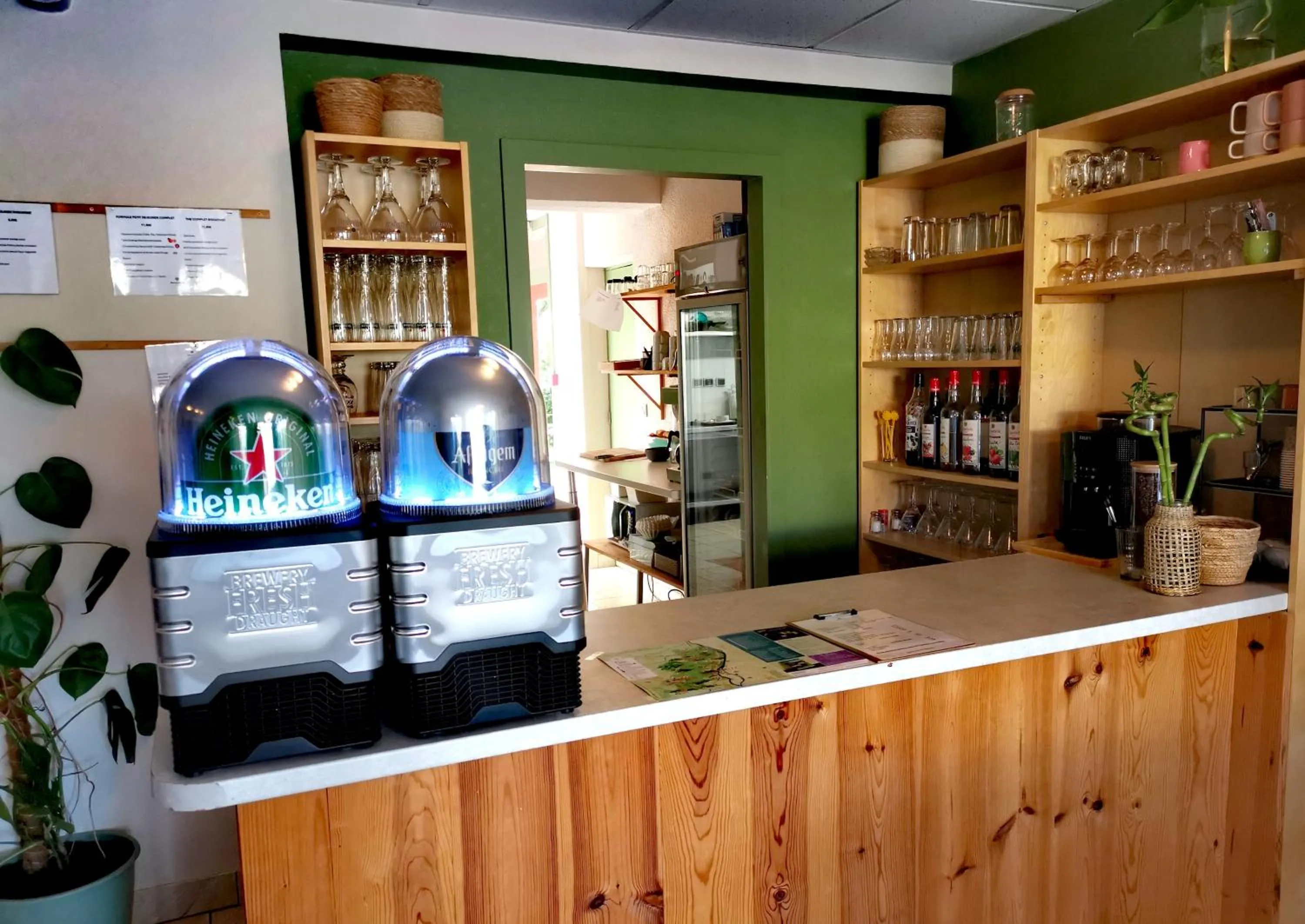 Lounge or bar in Hôtel Rose des Vents