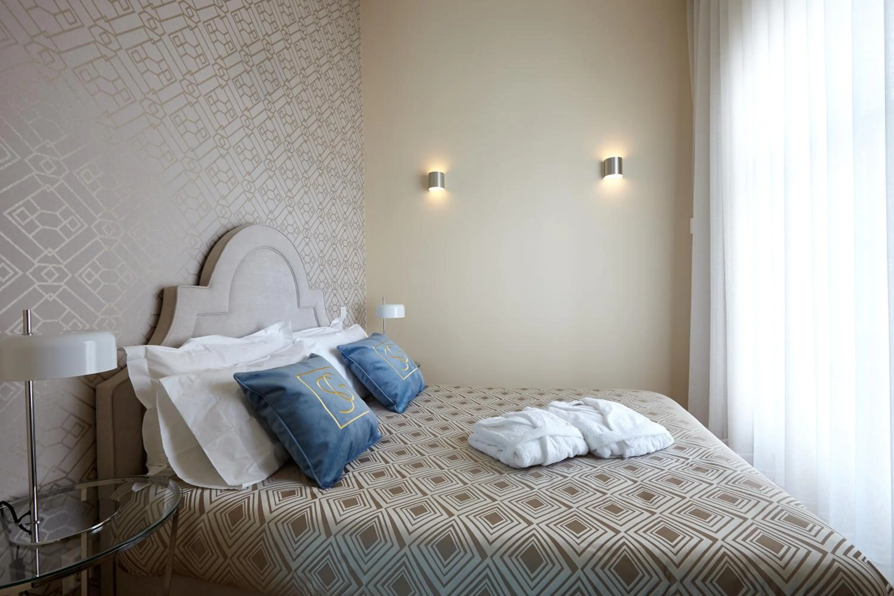 Bed in Signature Apartments Os Terceiros