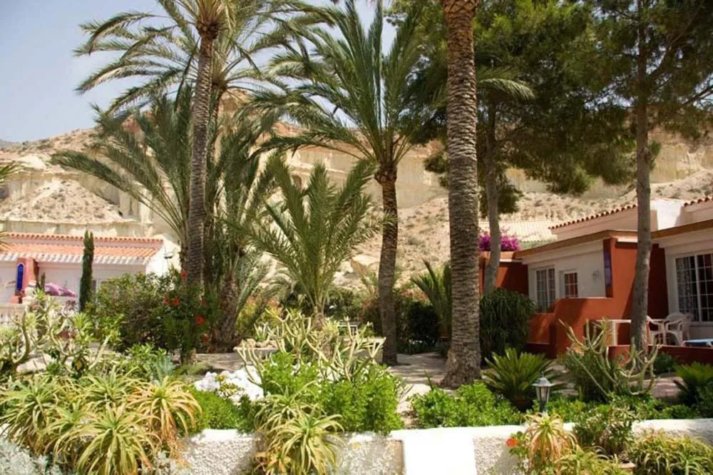 Garden in Apartamentos Oasis de las Palmeras