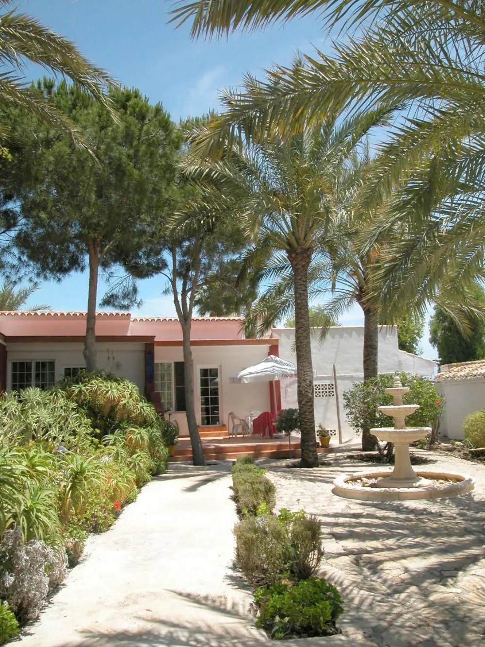 Property building in Apartamentos Oasis de las Palmeras