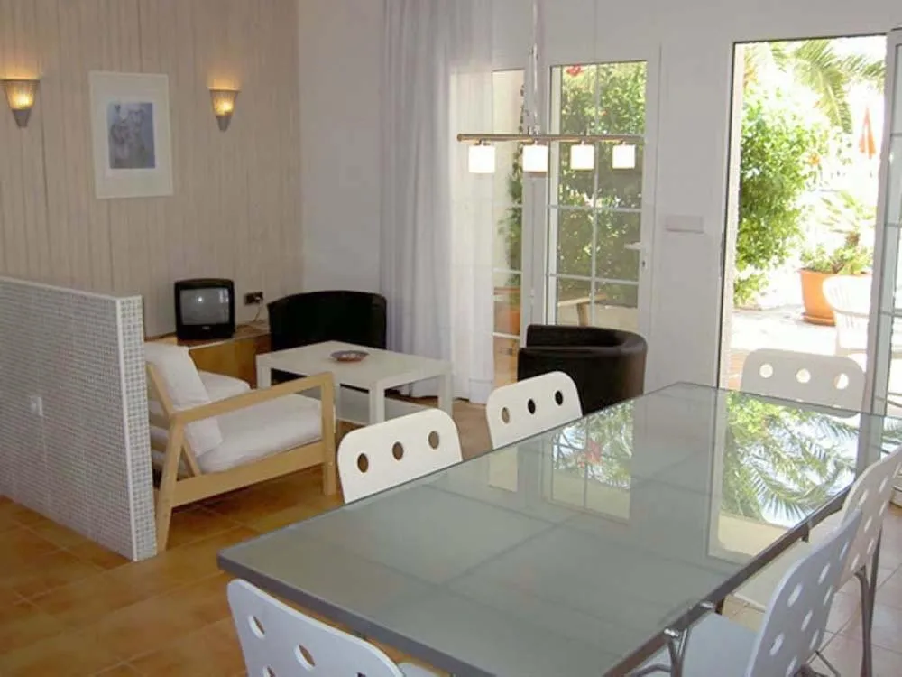 Photo of the whole room, Bed in Apartamentos Oasis de las Palmeras
