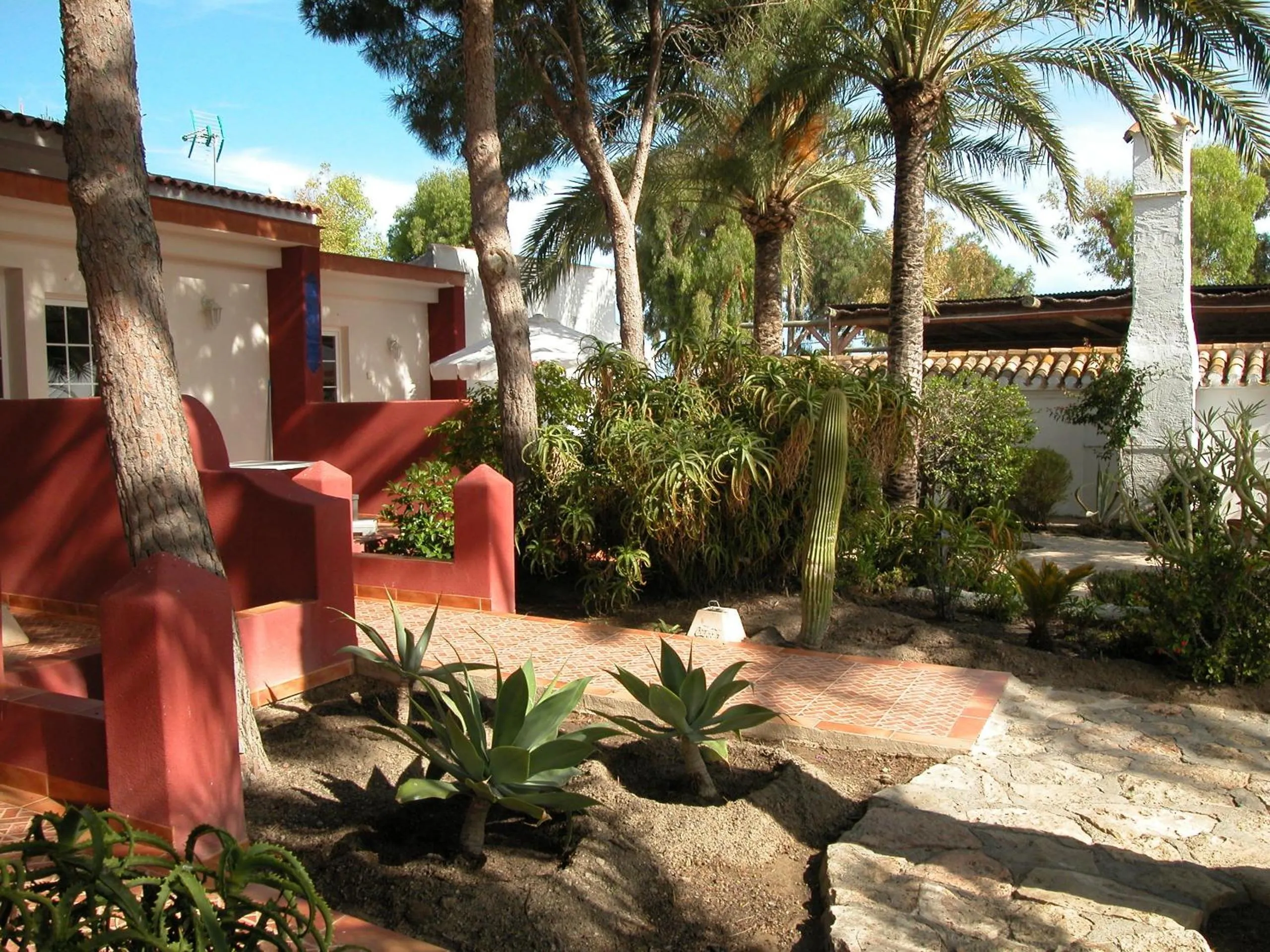 Property building in Apartamentos Oasis de las Palmeras