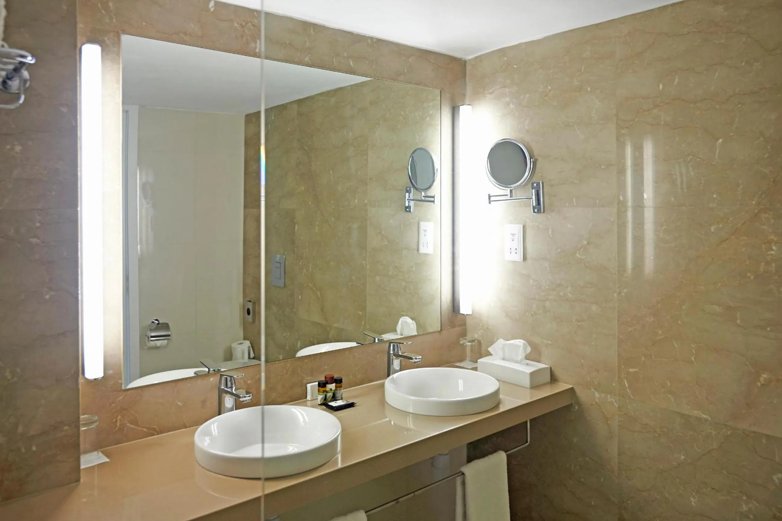 Bathroom in Sunrise Beach Hotel