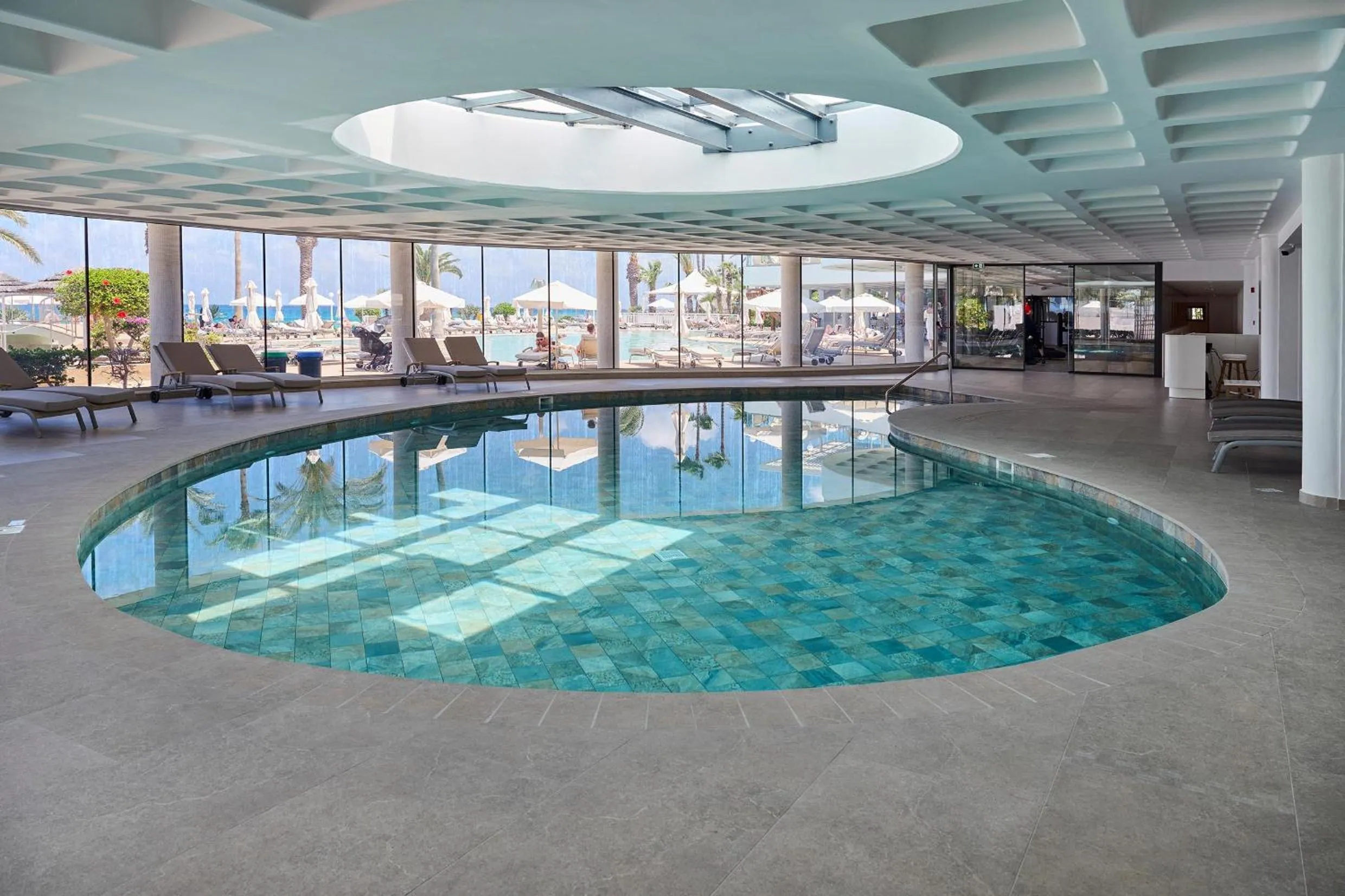Swimming pool in Sunrise Beach Hotel