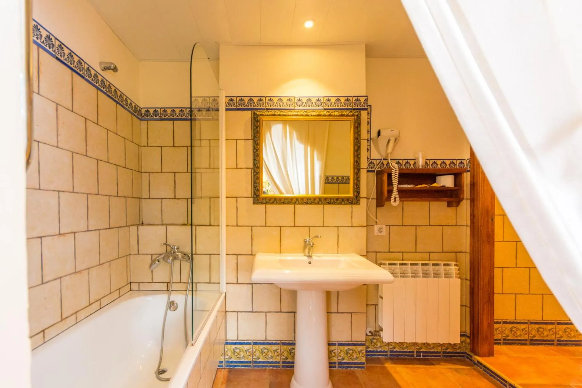 Bathroom in Font del Pas