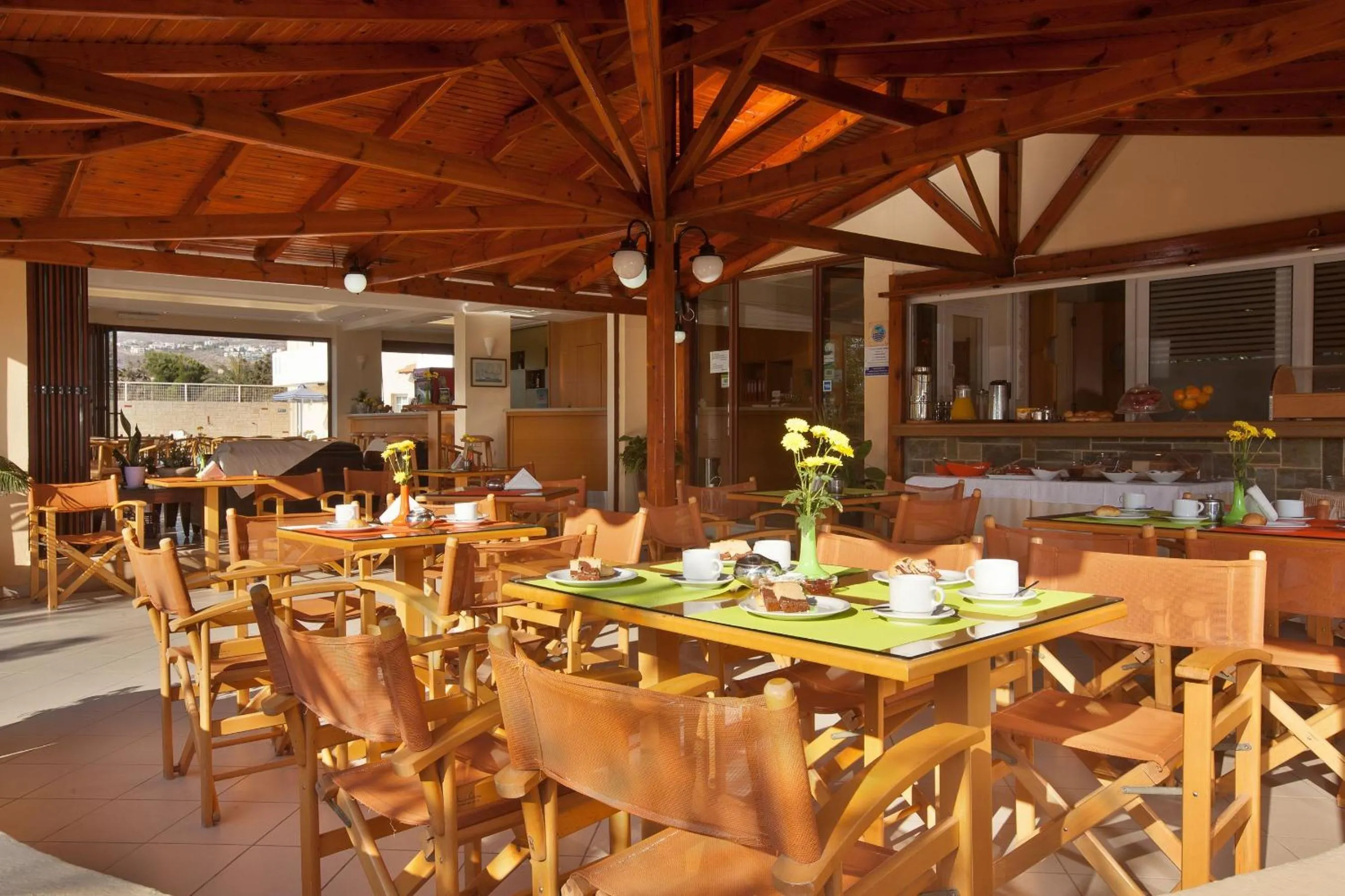 Restaurant/places to eat in Dimitra Hotel & Apartments by Omilos Hotels