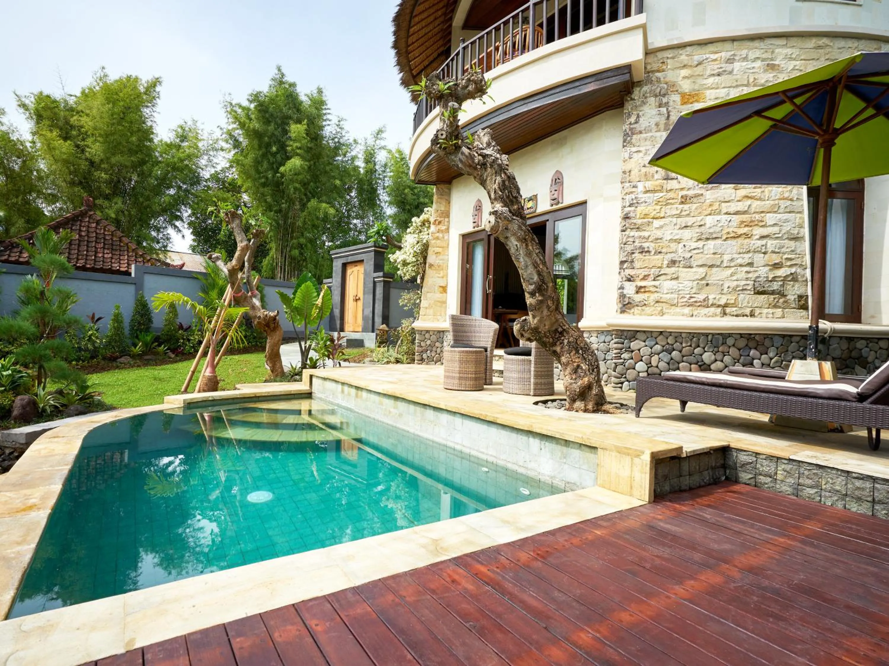 Spring in Onlyou Villas