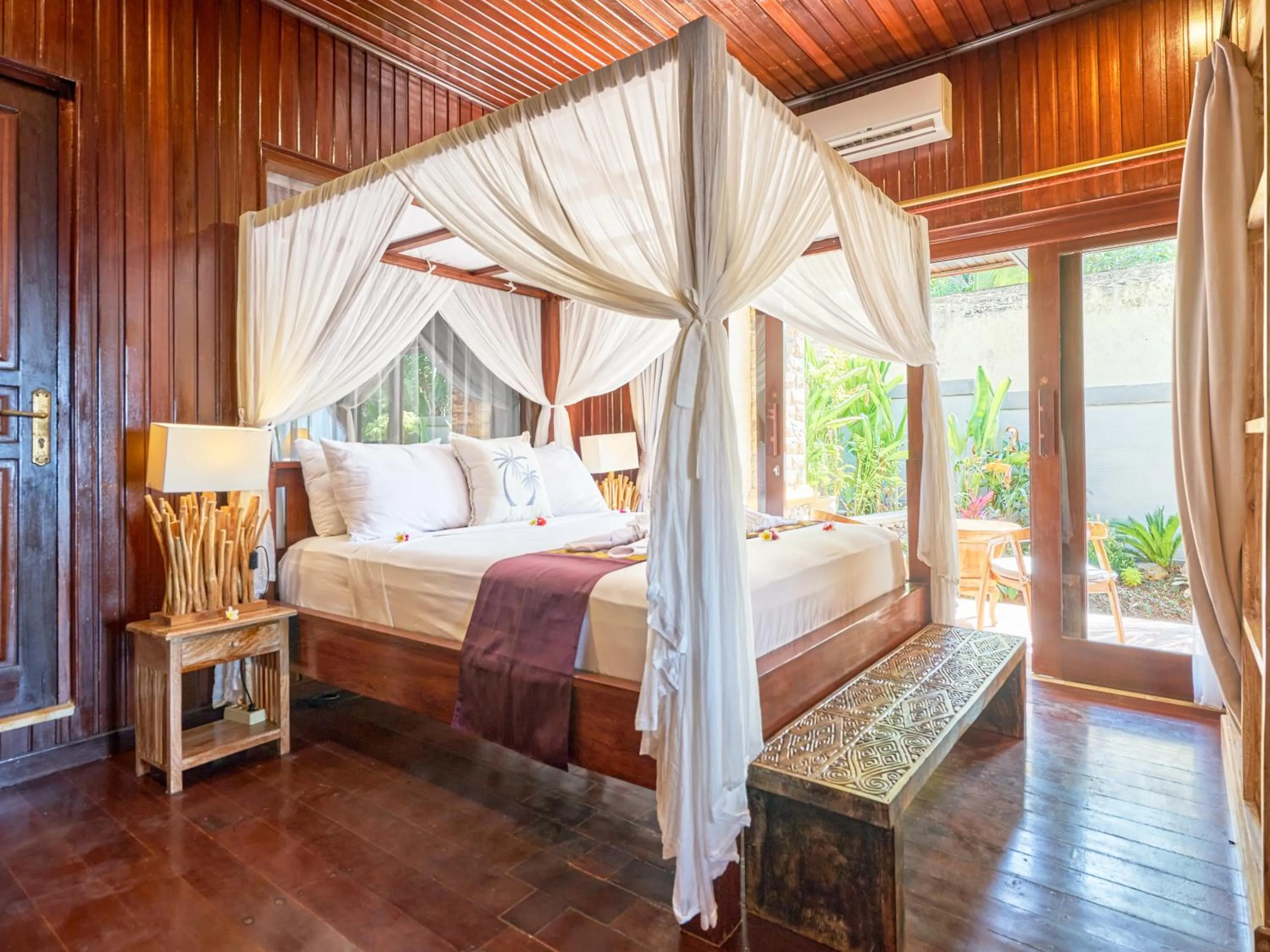 Bedroom, Bed in Onlyou Villas