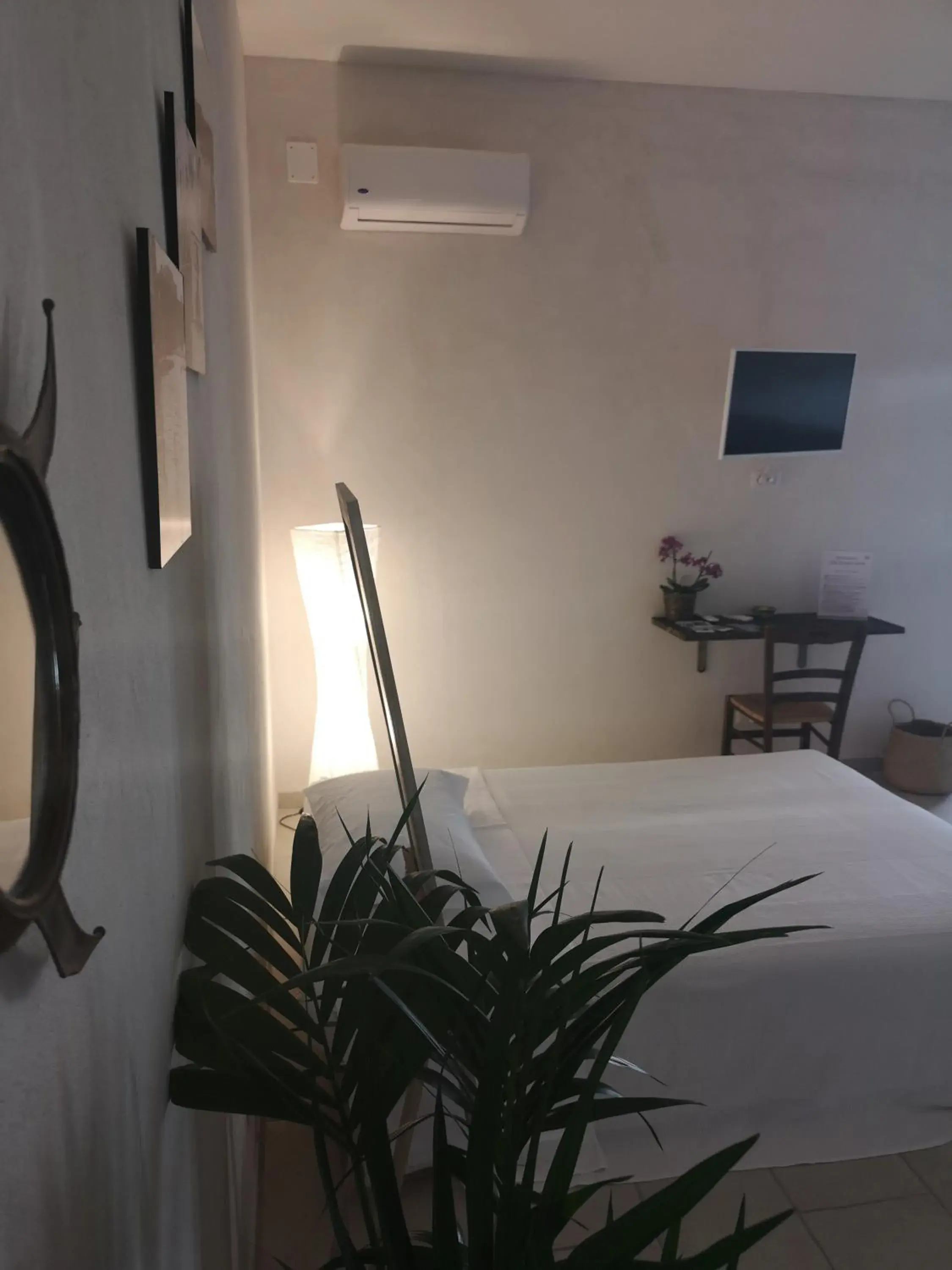 Deluxe Double Room with Sea View in B&b Villa Rosalia Deluxe Double Room with Sea View in B&b Villa Rosalia