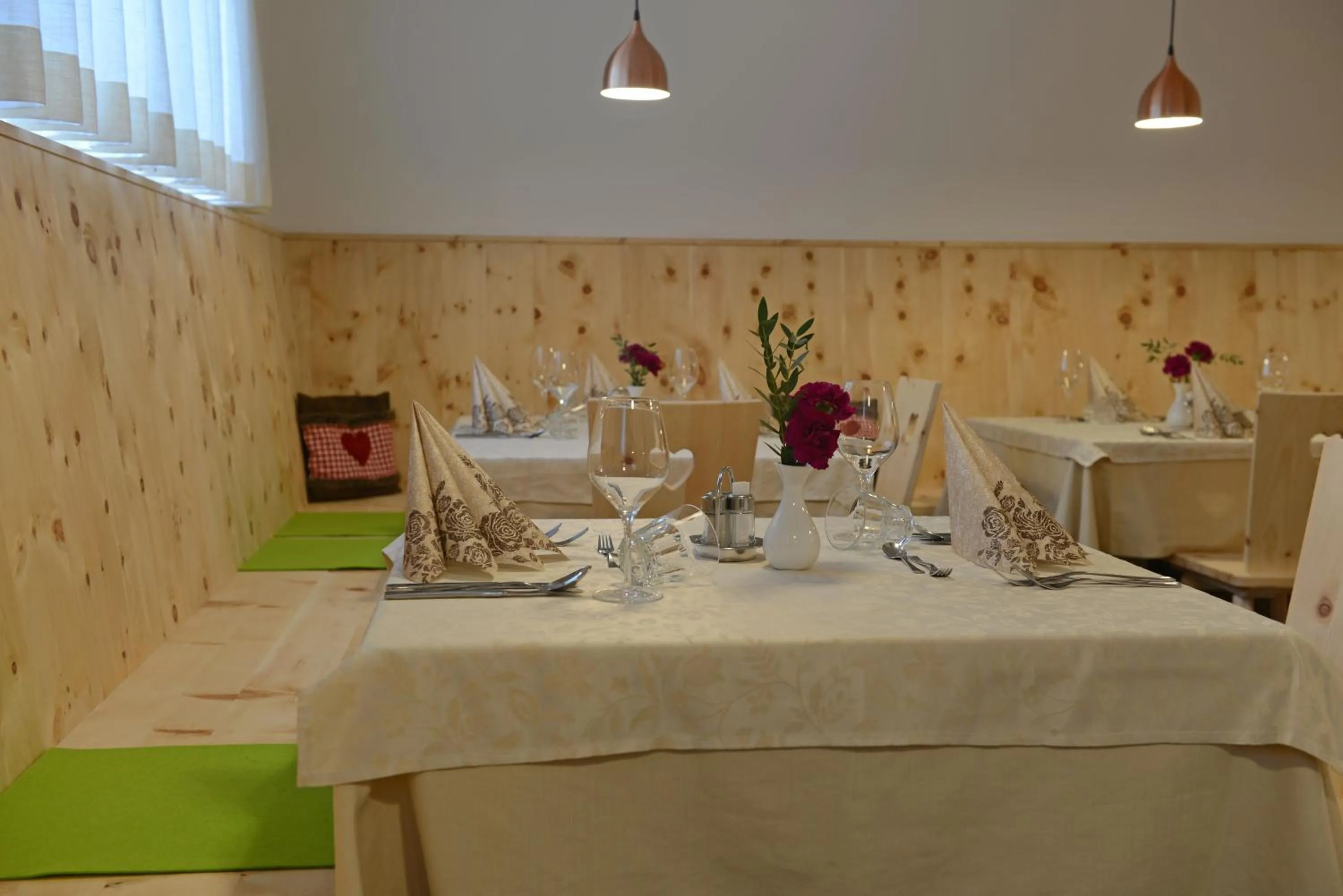 Restaurant/places to eat in Naturhotel Haller