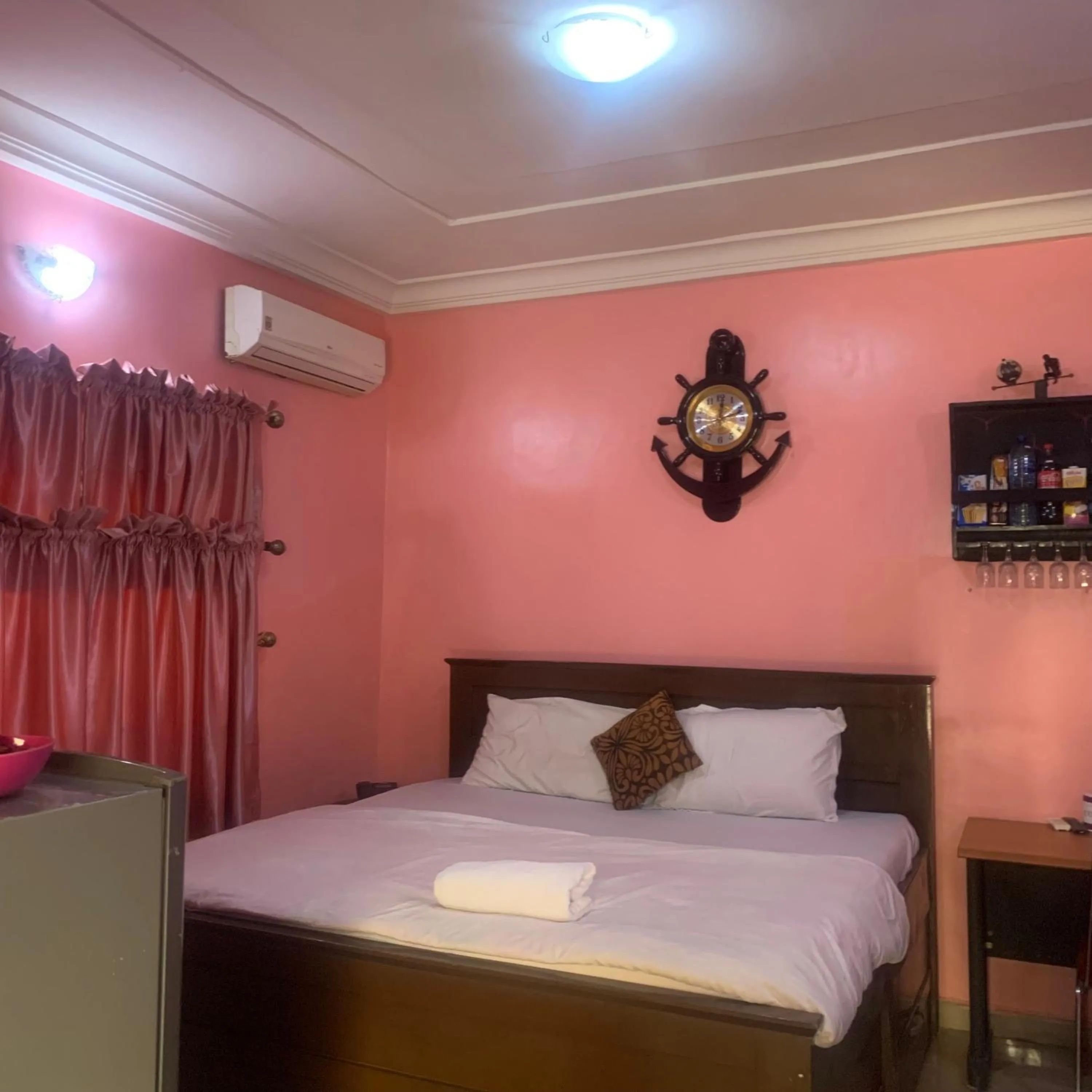 Bed in Health Plaza Abuja