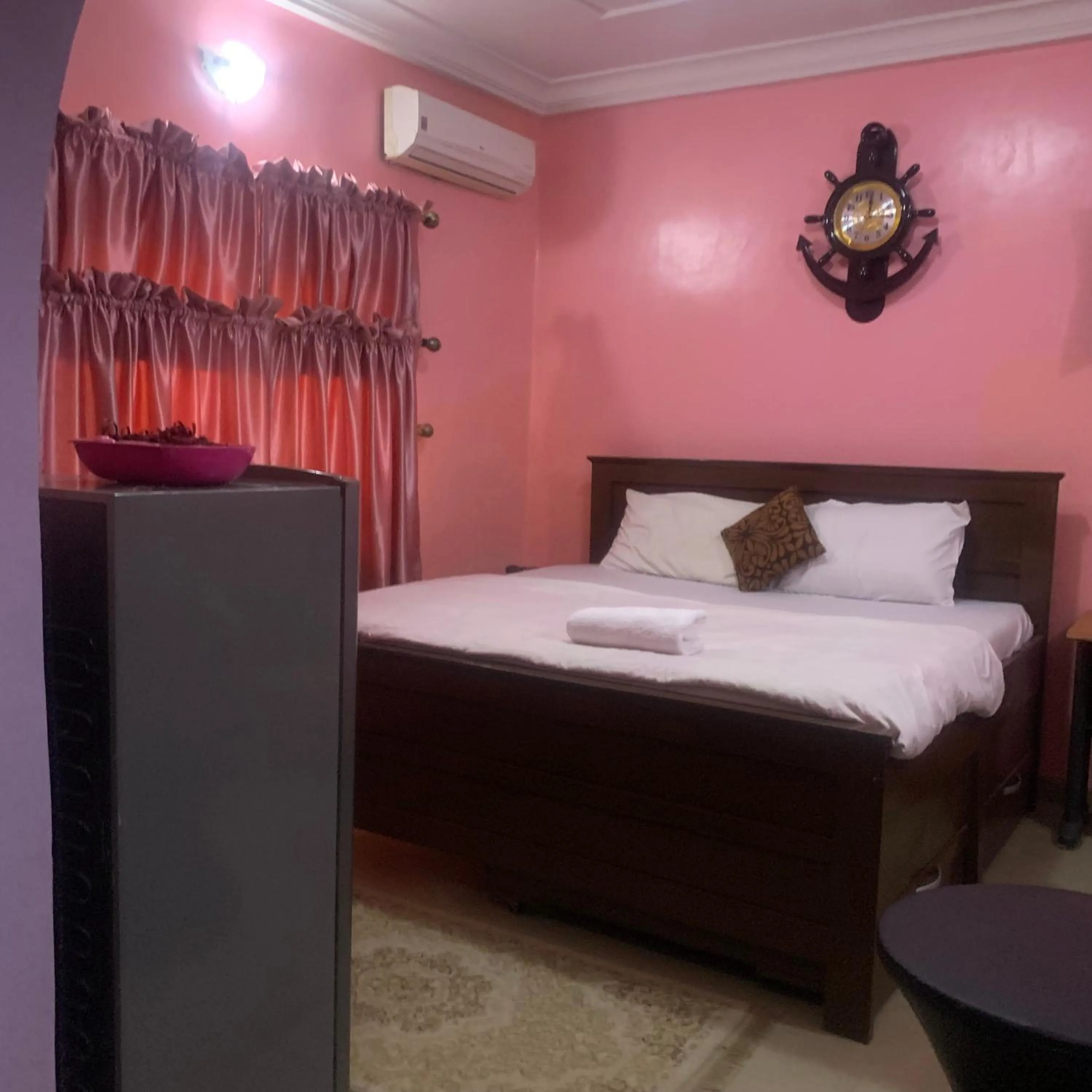 Queen Suite - single occupancy in Health Plaza Abuja