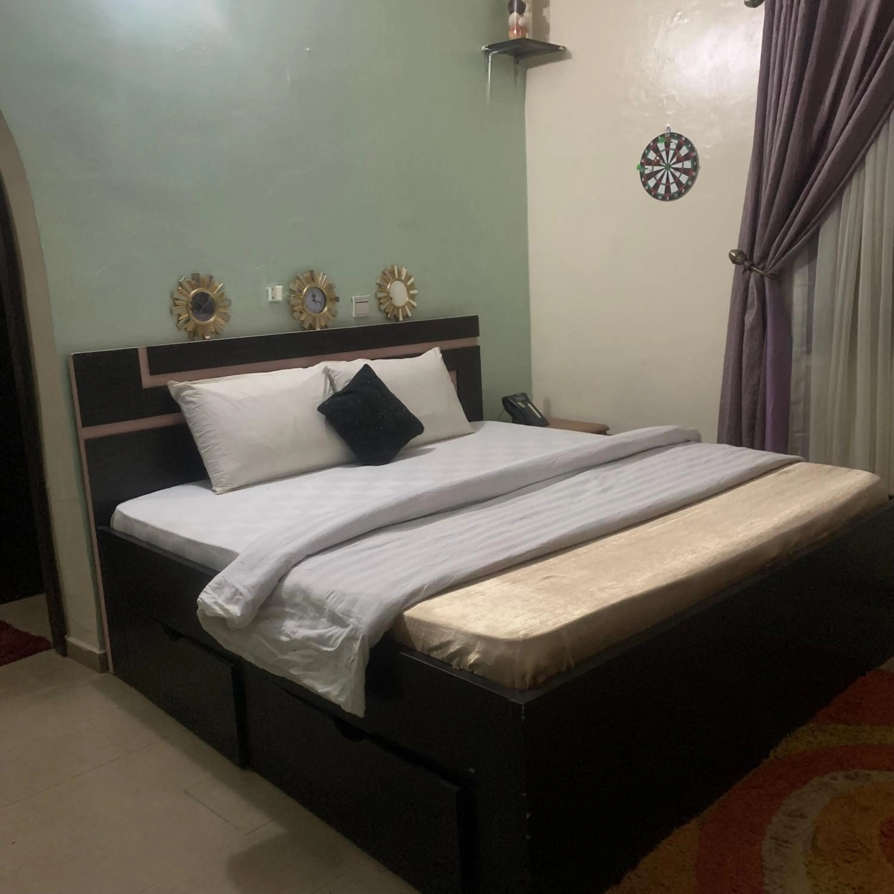 Bed in Health Plaza Abuja