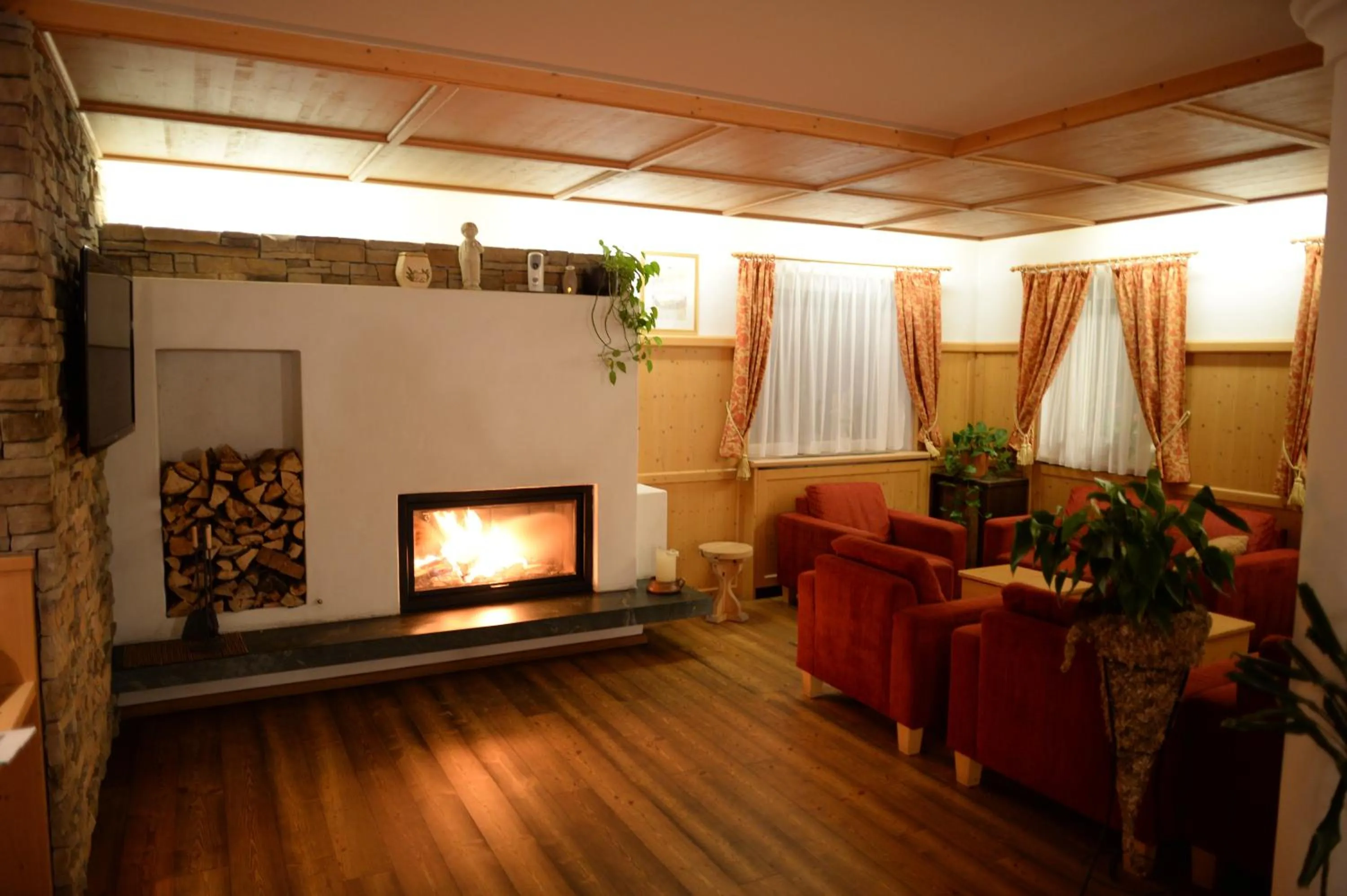 Lobby or reception in Wirtshaushotel Alpenrose