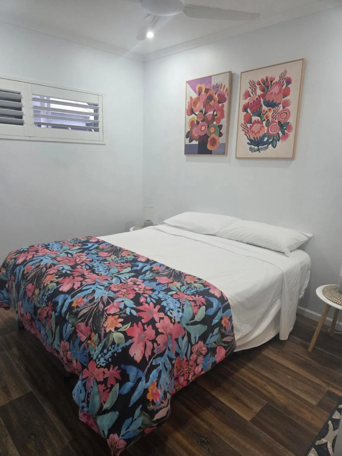 Bed in Villa Vaucluse Apartments