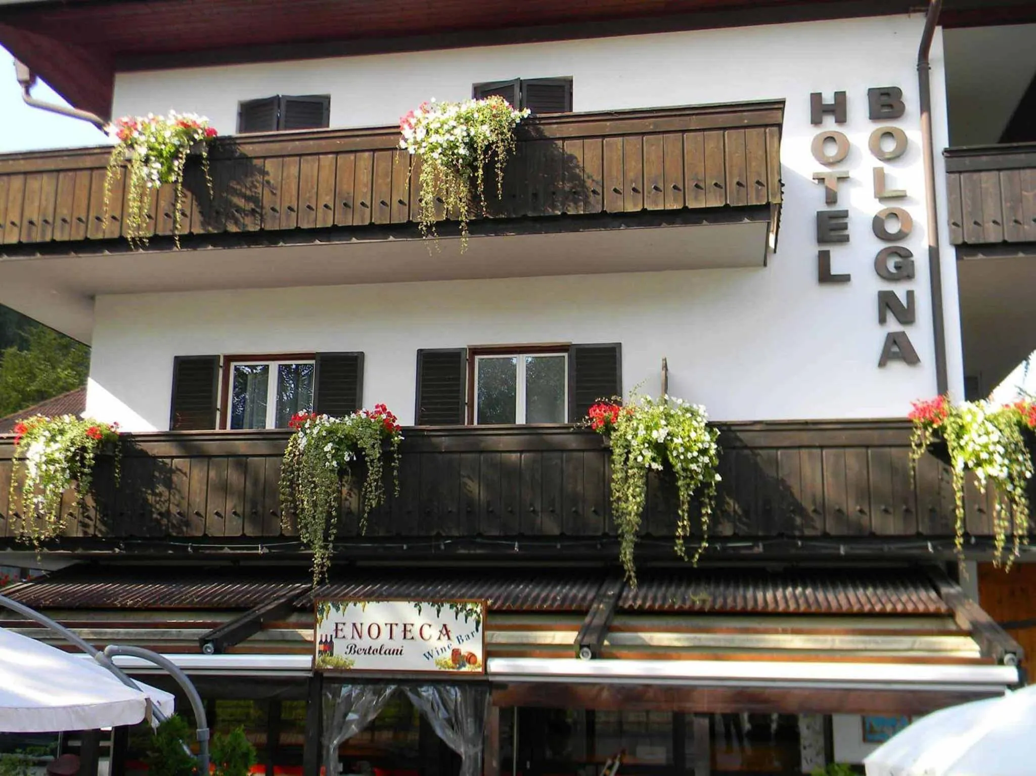 Facade/entrance in Hotel Bologna
