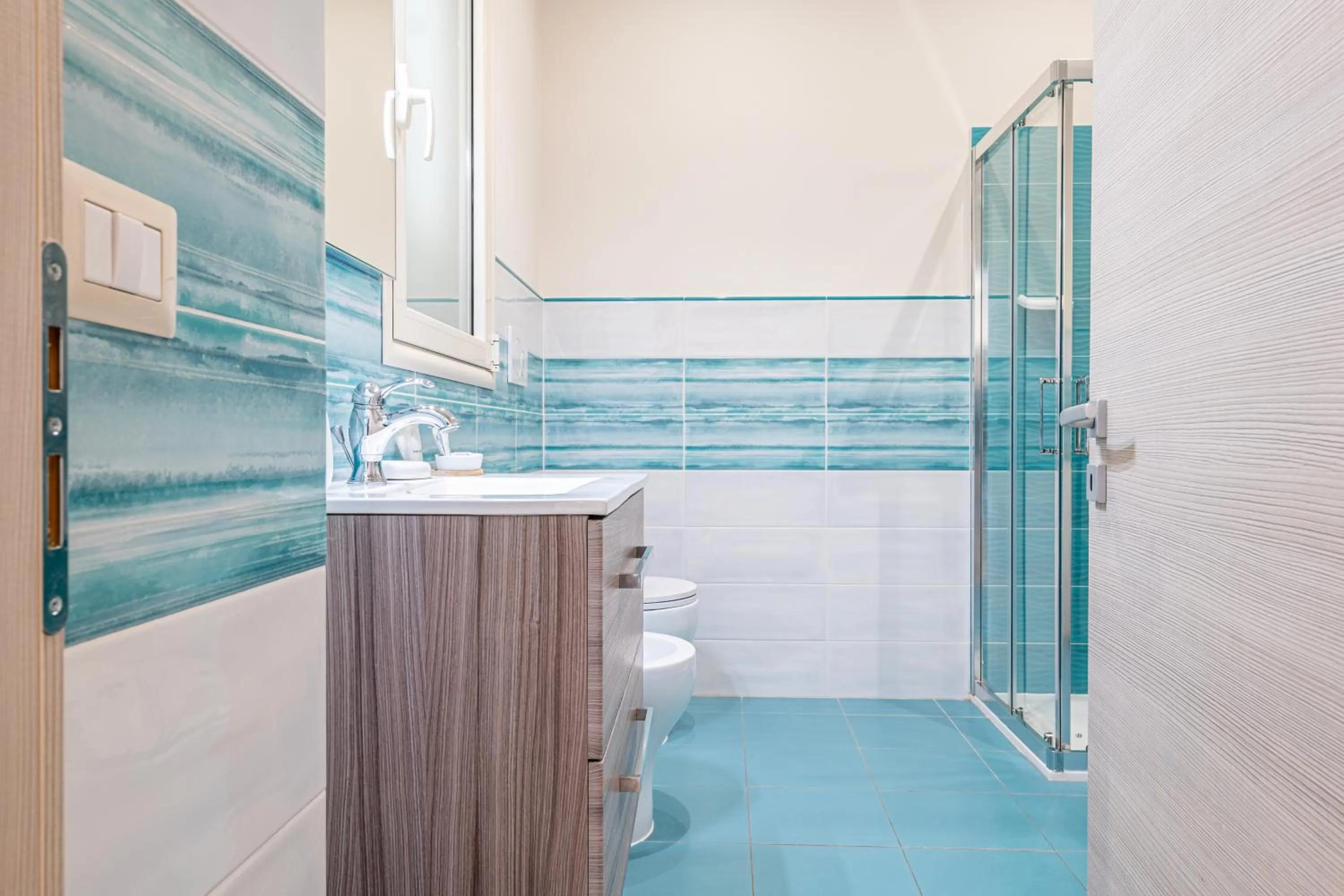 Shower in Dei del Mare Extra Luxury