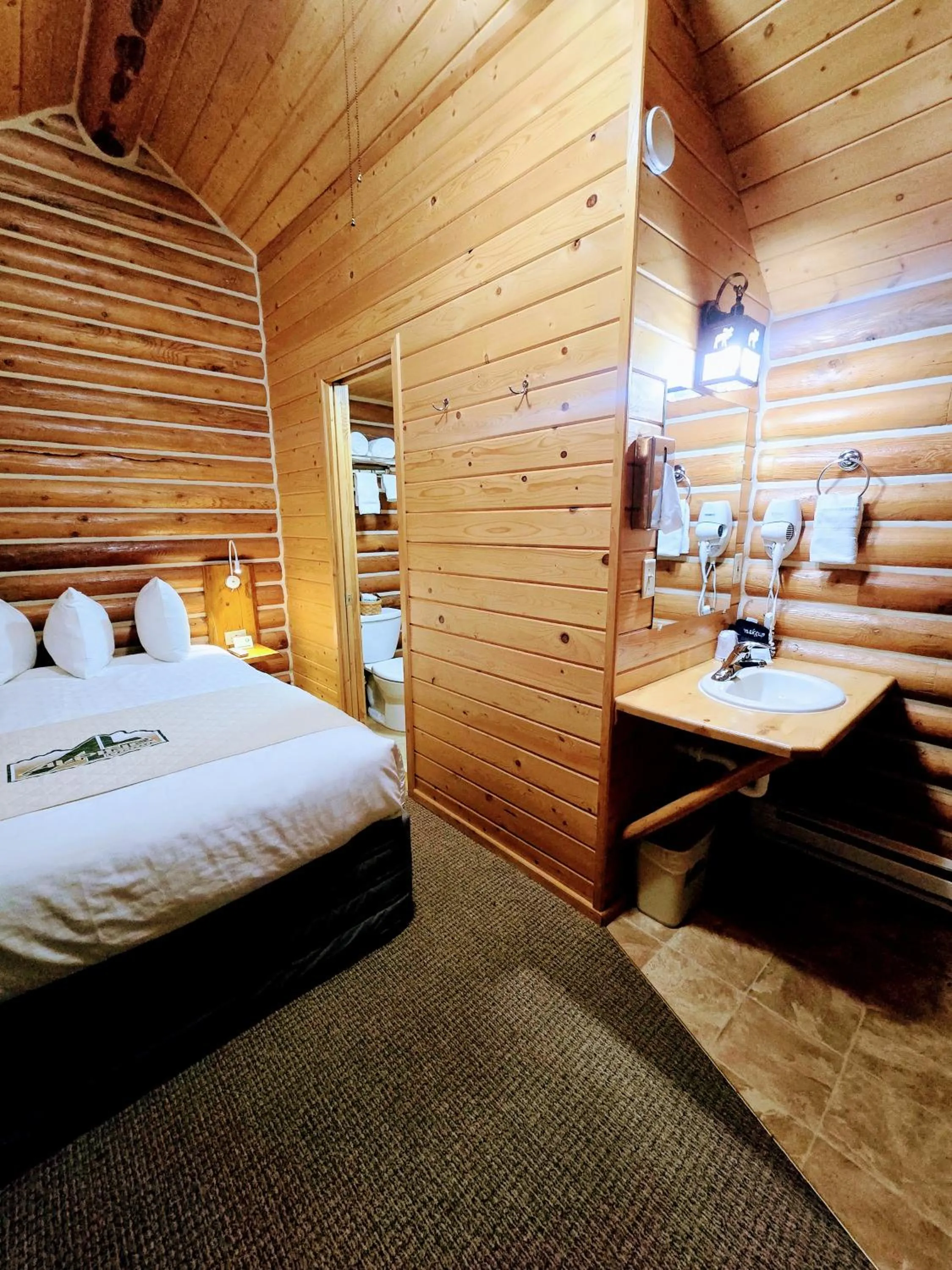 Alpine Lodge