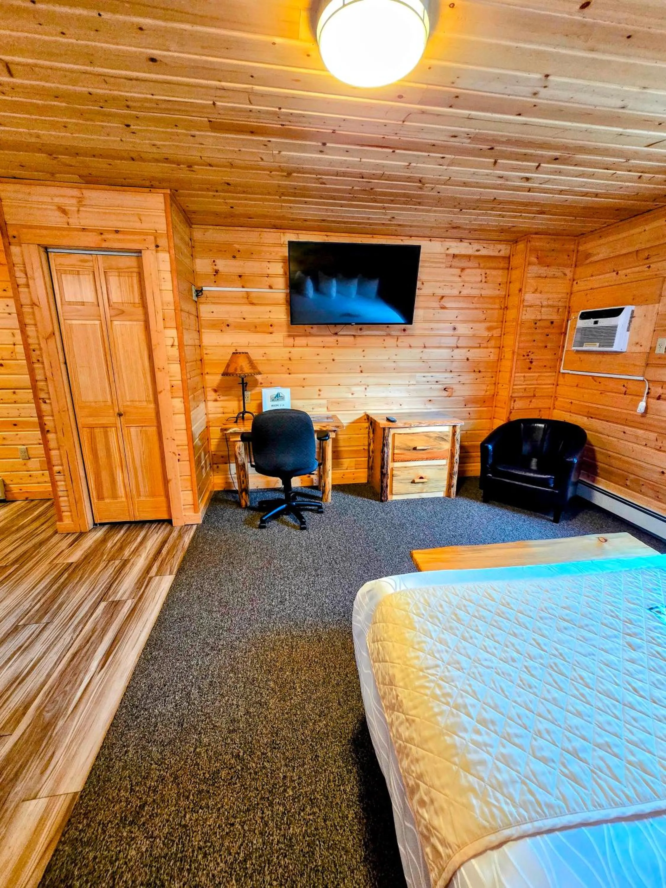 King Suite in Alpine Lodge