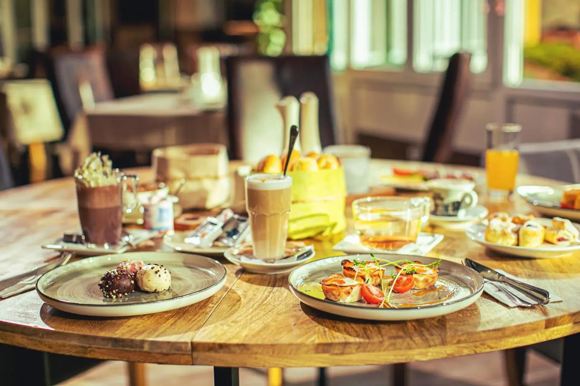 Restaurant/places to eat in Mártoni Resort & Restaurant Restaurant/places to eat in Mártoni Resort & Restaurant