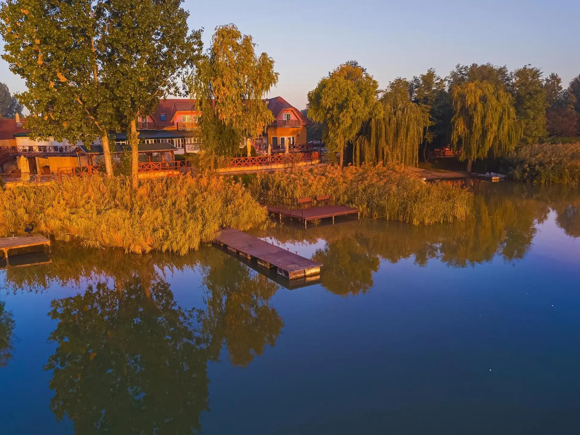 Property building in Mártoni Resort & Restaurant Property building in Mártoni Resort & Restaurant