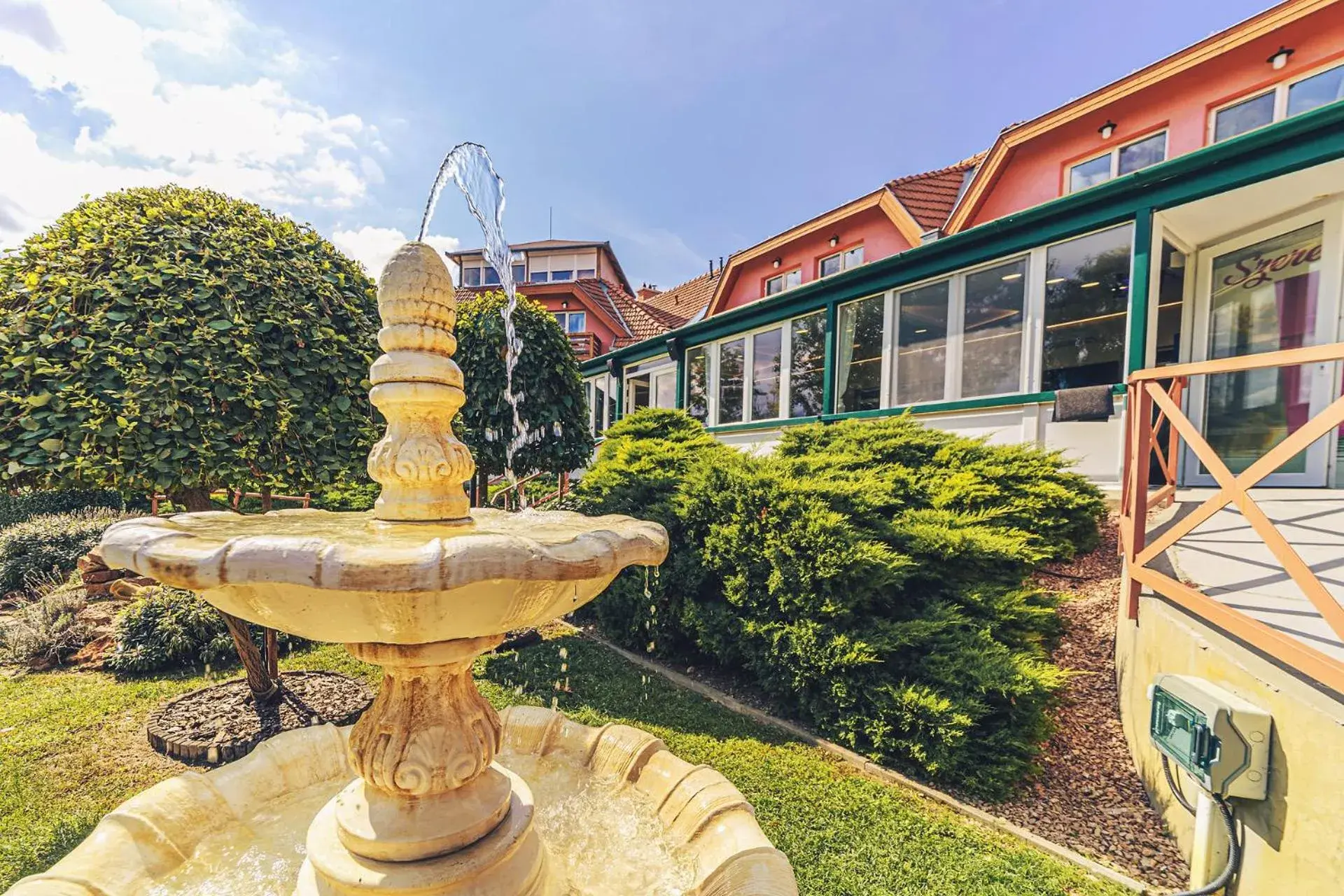 Property building in Mártoni Resort & Restaurant Property building in Mártoni Resort & Restaurant