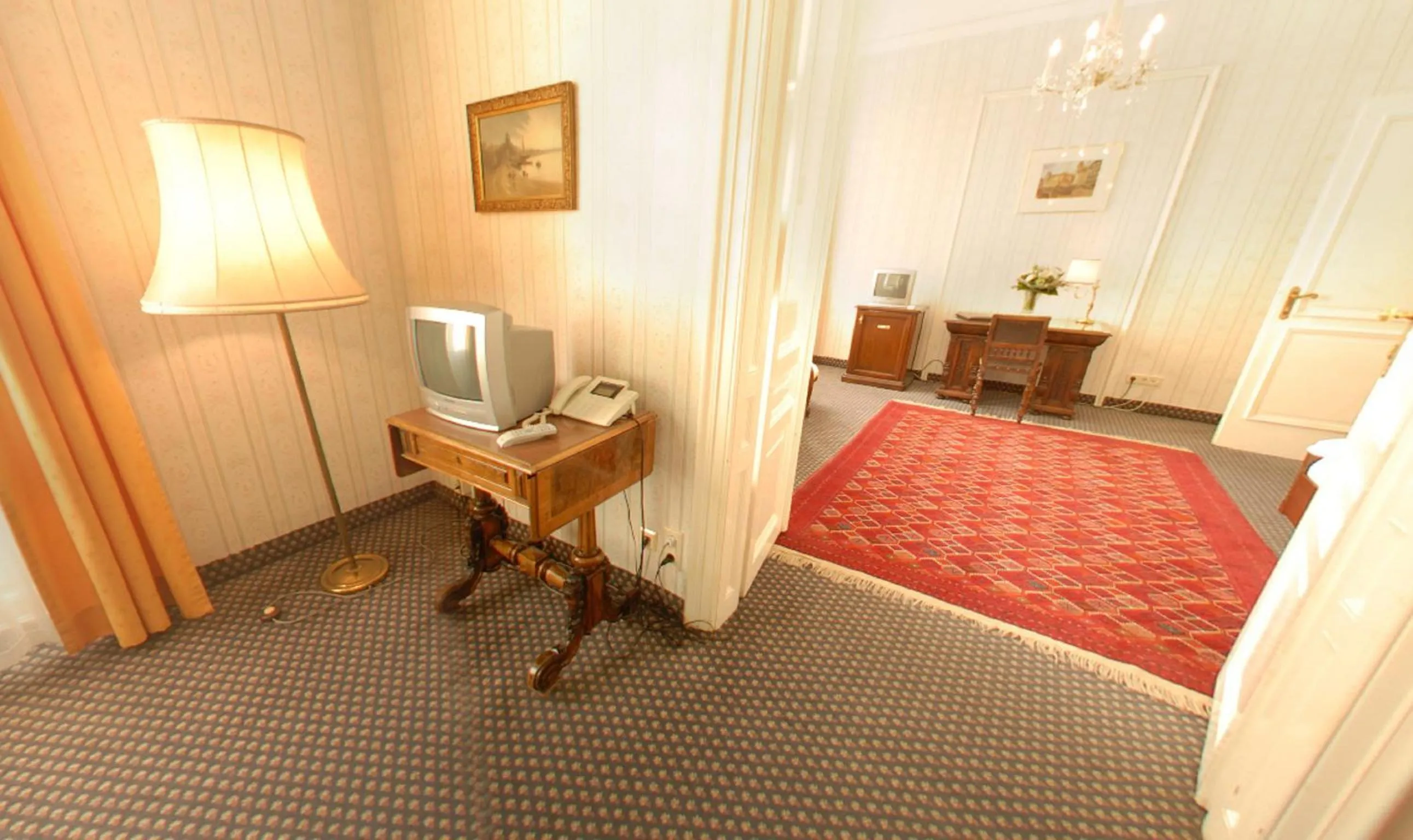 TV and multimedia in Hotel Atlanta