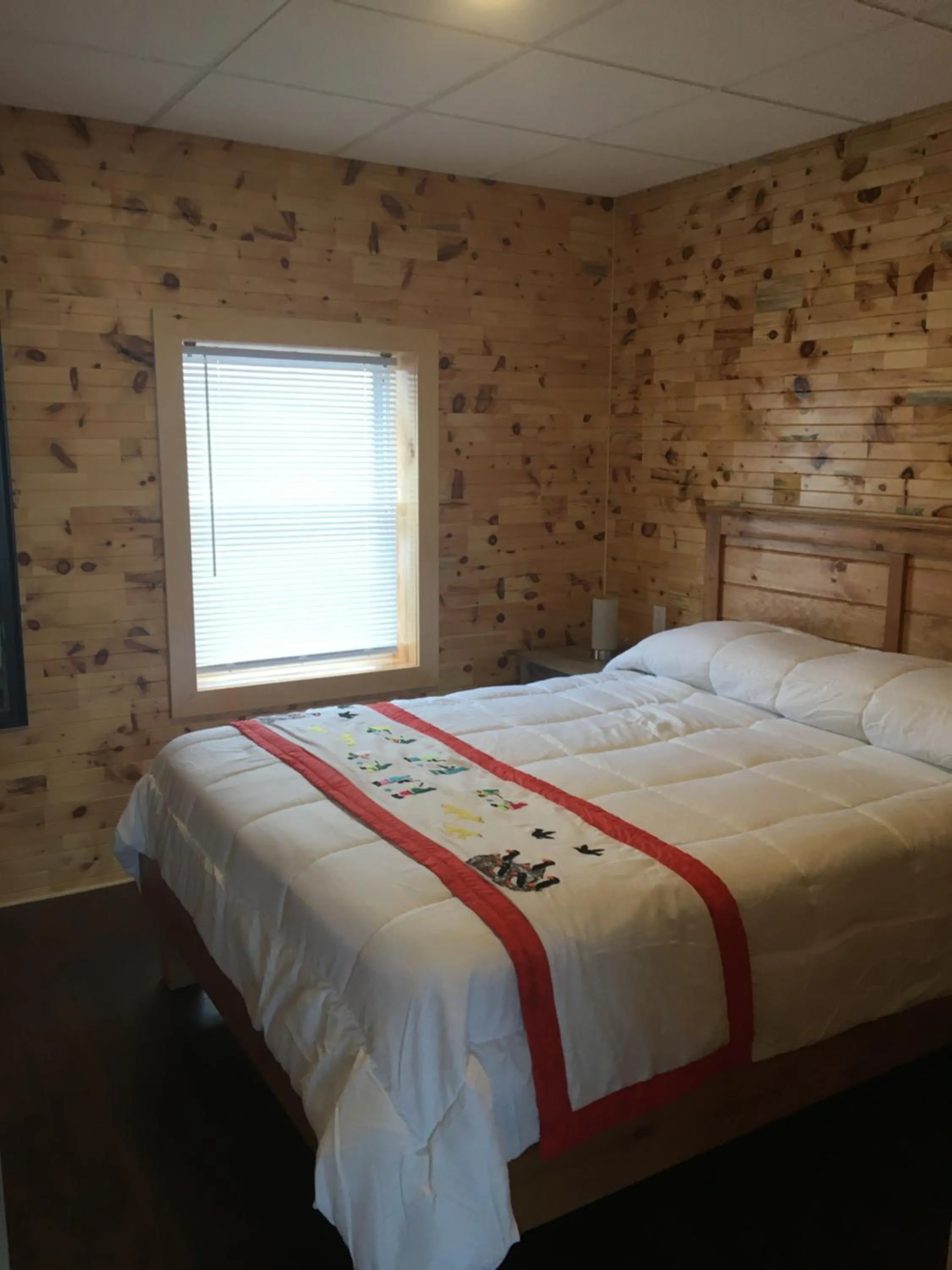 Bed in Raleigh Rooms & Taylor's Crafts