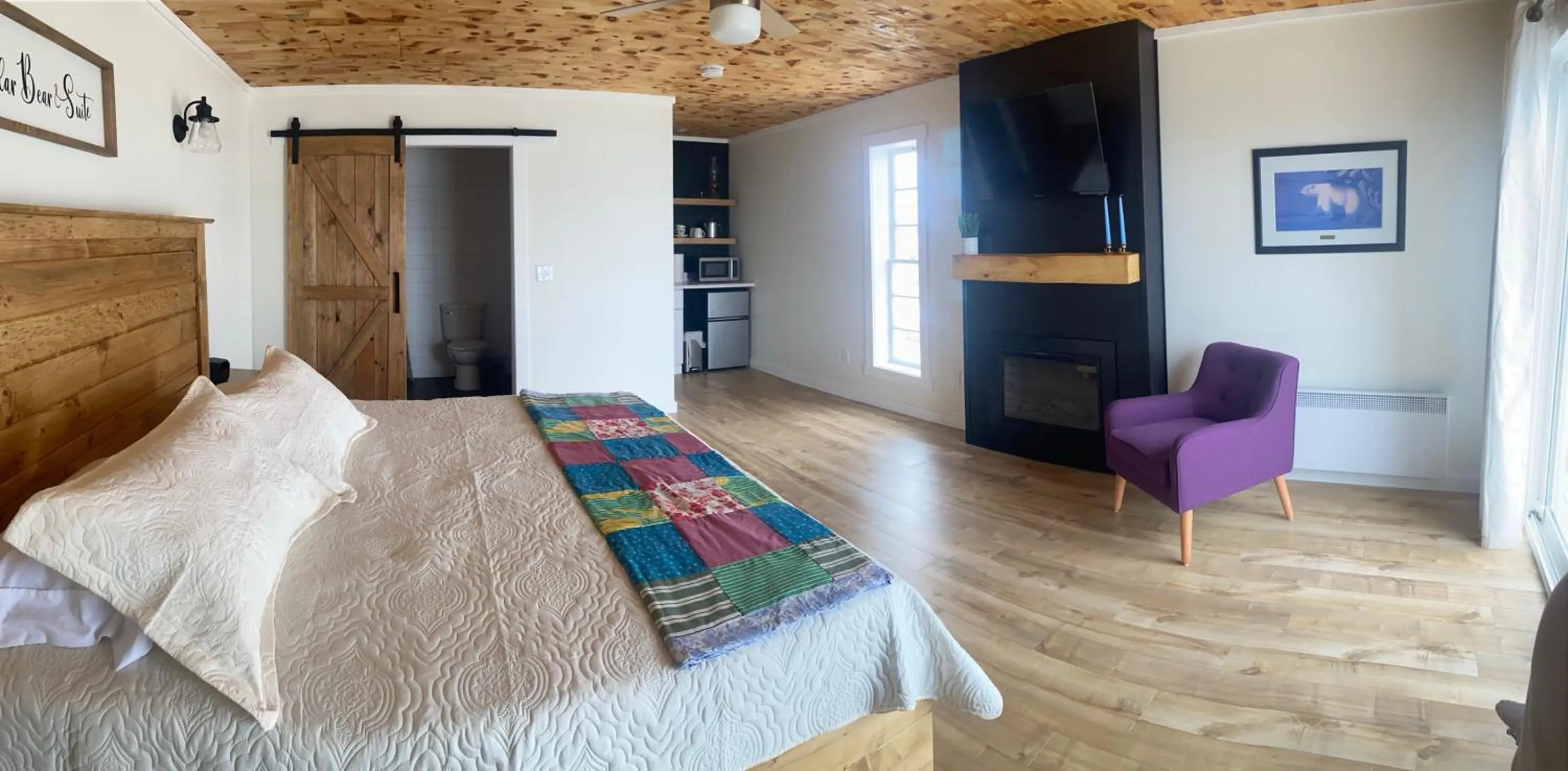 Bed in Raleigh Rooms & Taylor's Crafts