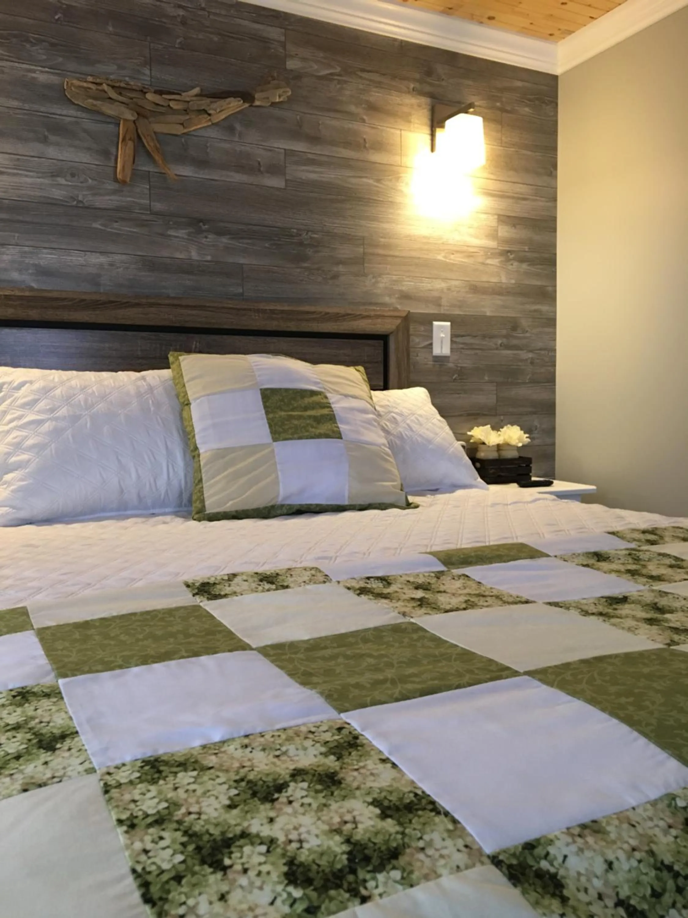 Bed in Raleigh Rooms & Taylor's Crafts