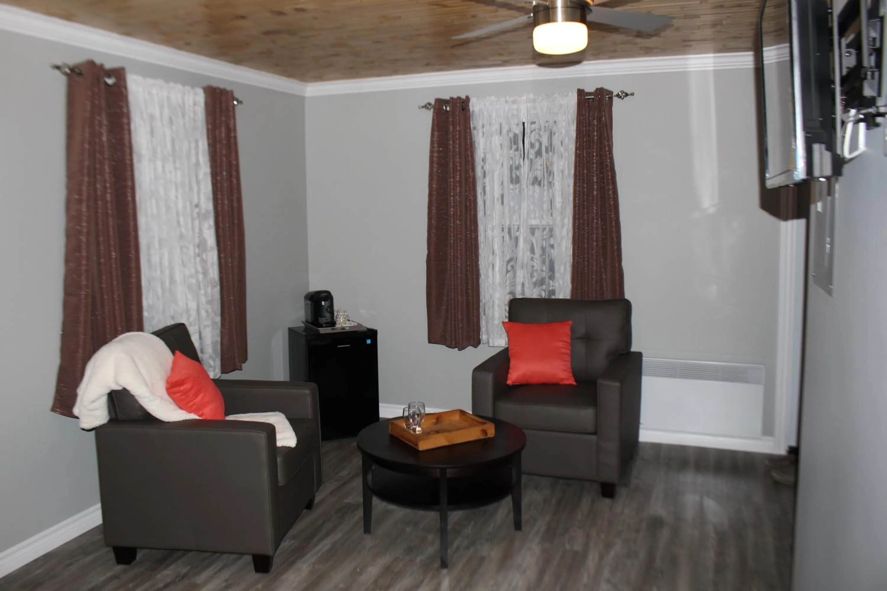 Raleigh Rooms & Taylor's Crafts