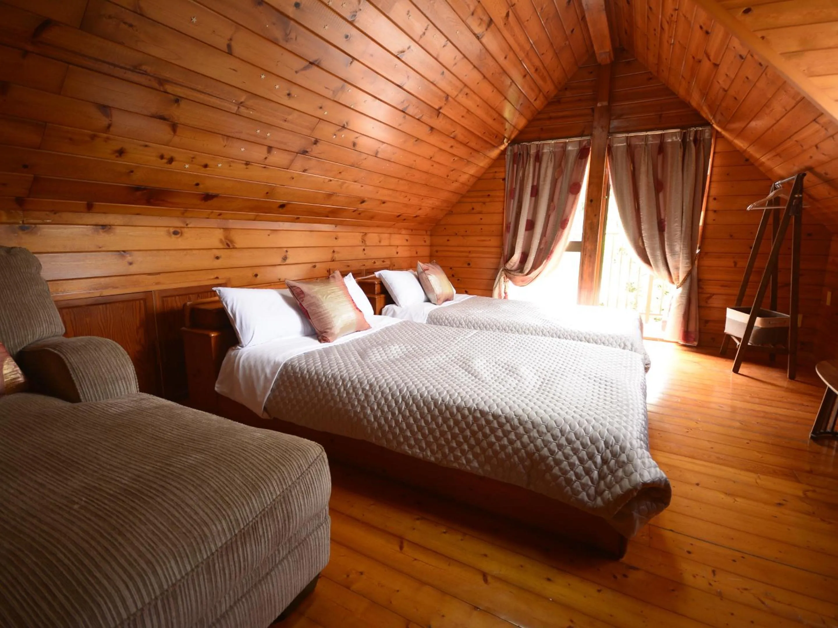 Bedroom, Bed in Buzz Resort