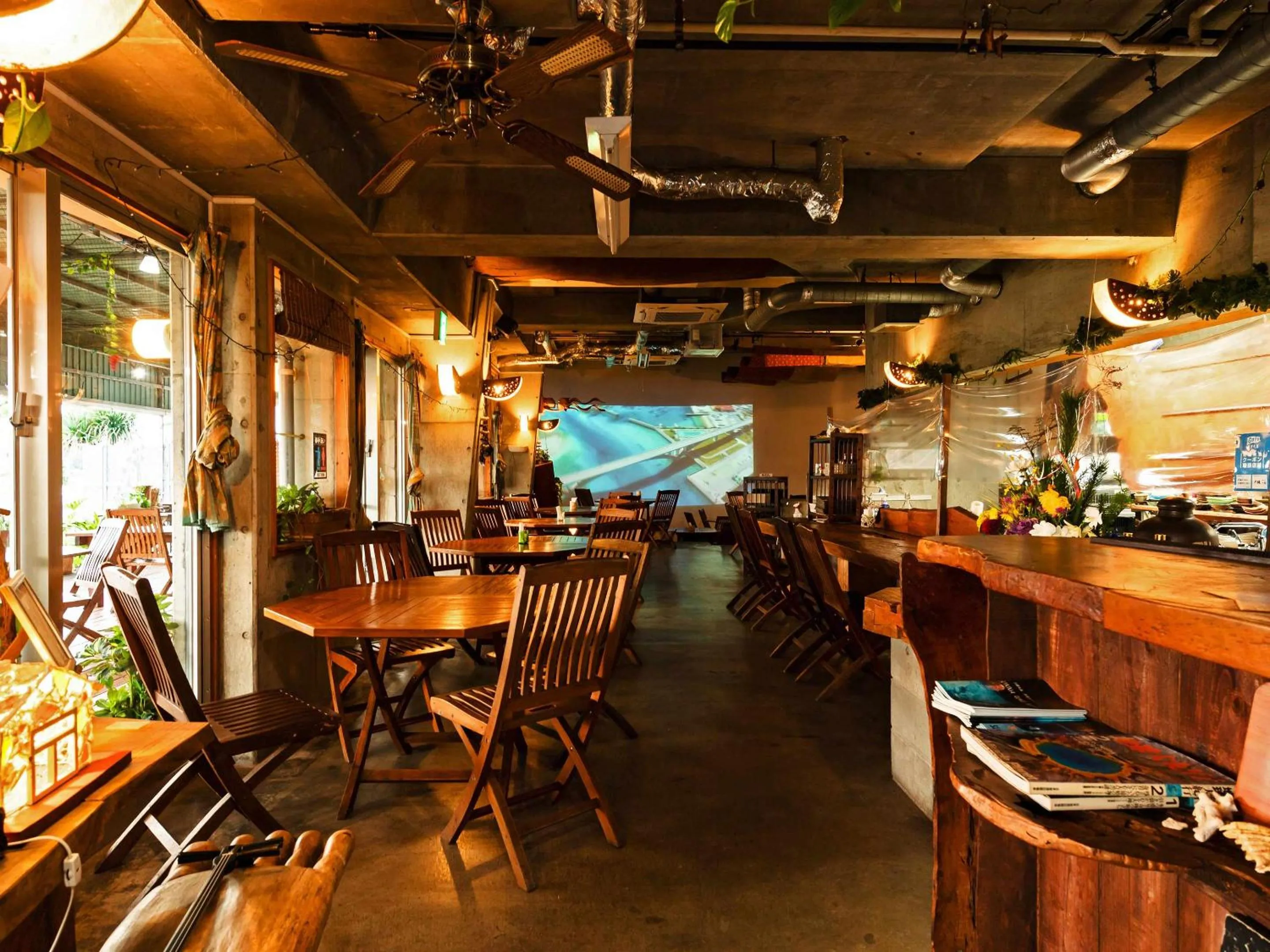 Restaurant/places to eat in Buzz Resort