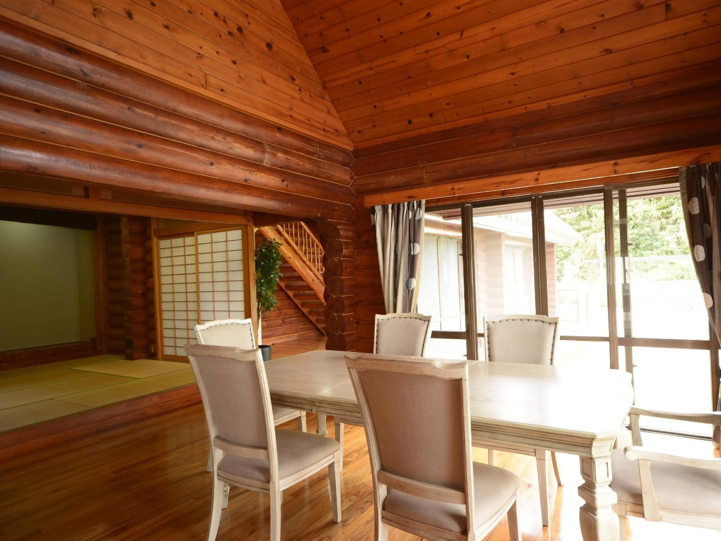 Dining area in Buzz Resort