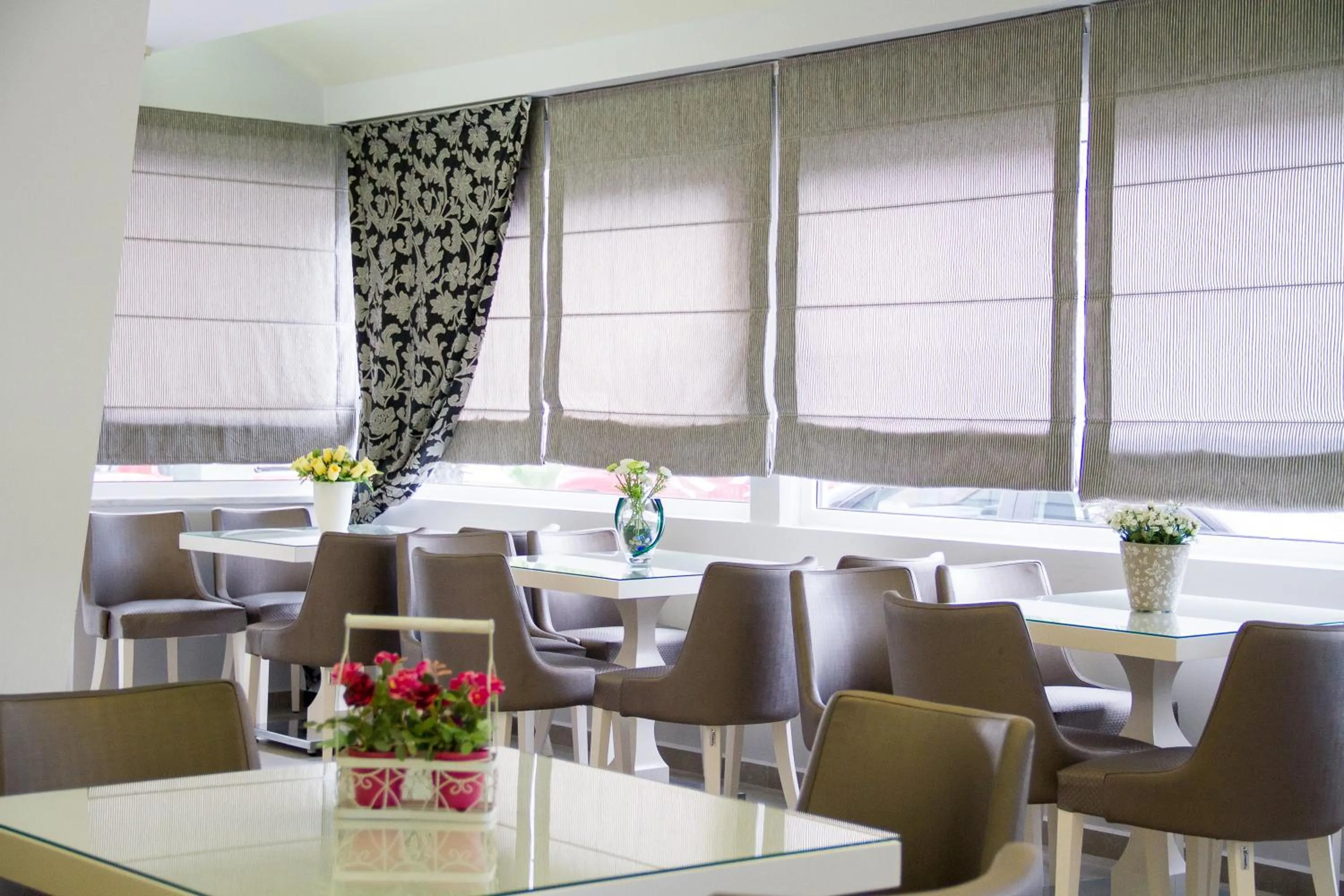 Communal lounge/ TV room in Hotel Rodon