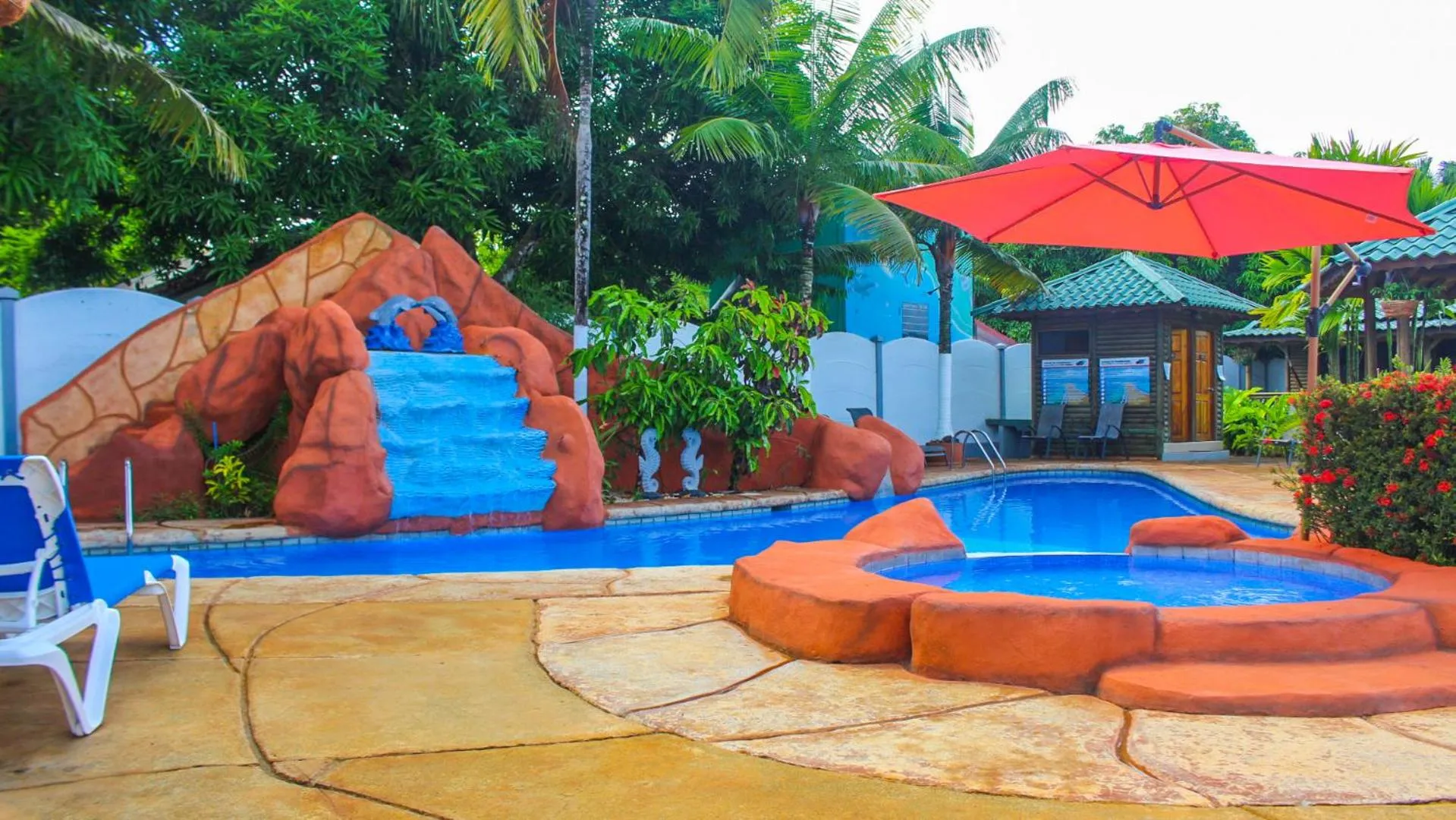 Swimming pool in Bungalows Ballena