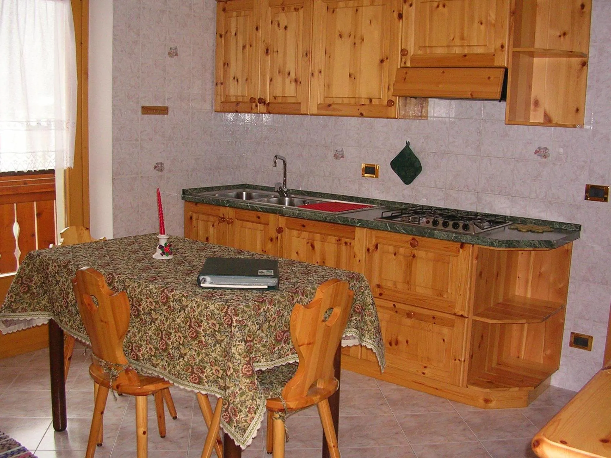 Kitchen or kitchenette in Chalet Bucaneve