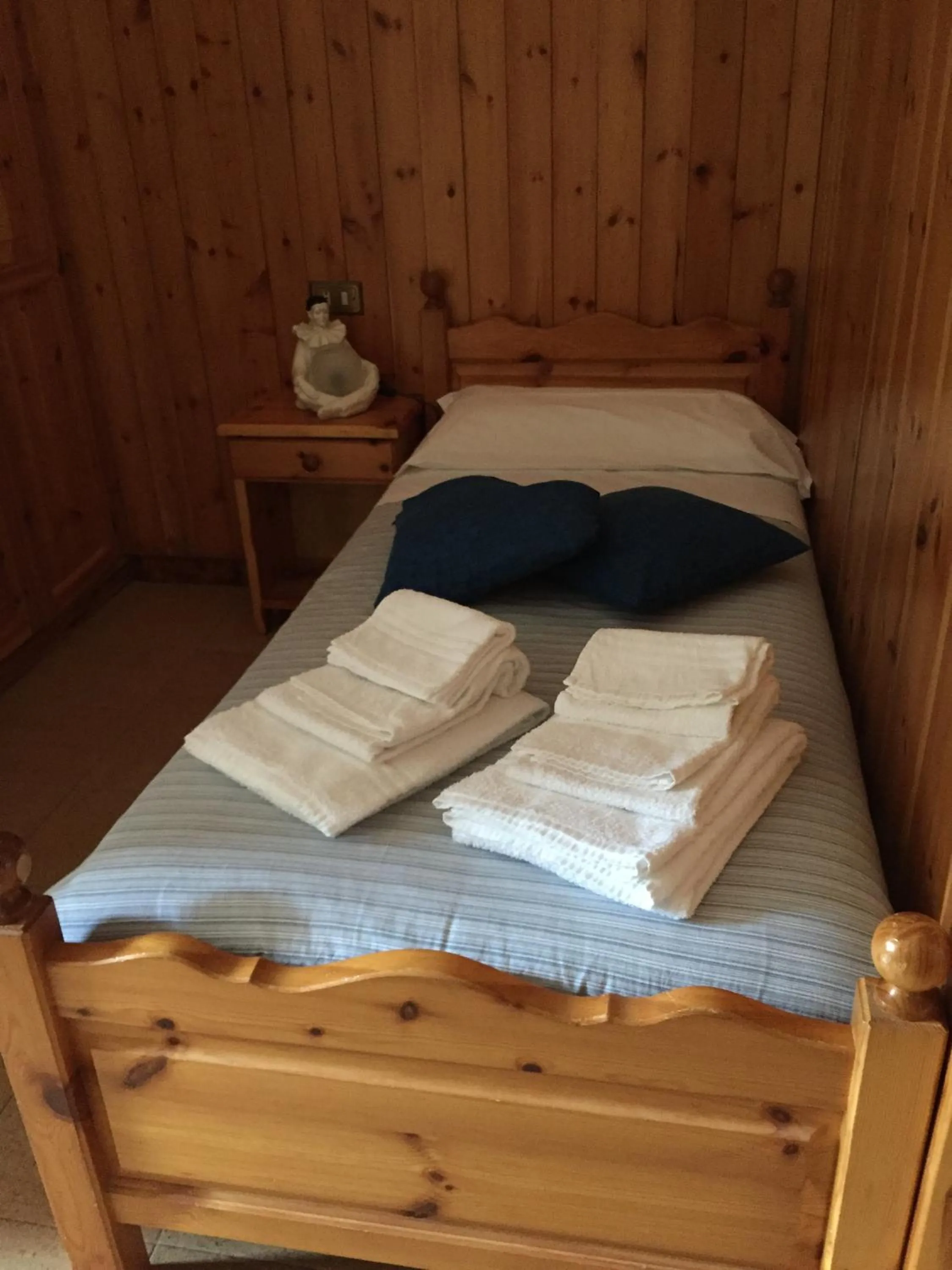 Bed in Chalet Bucaneve