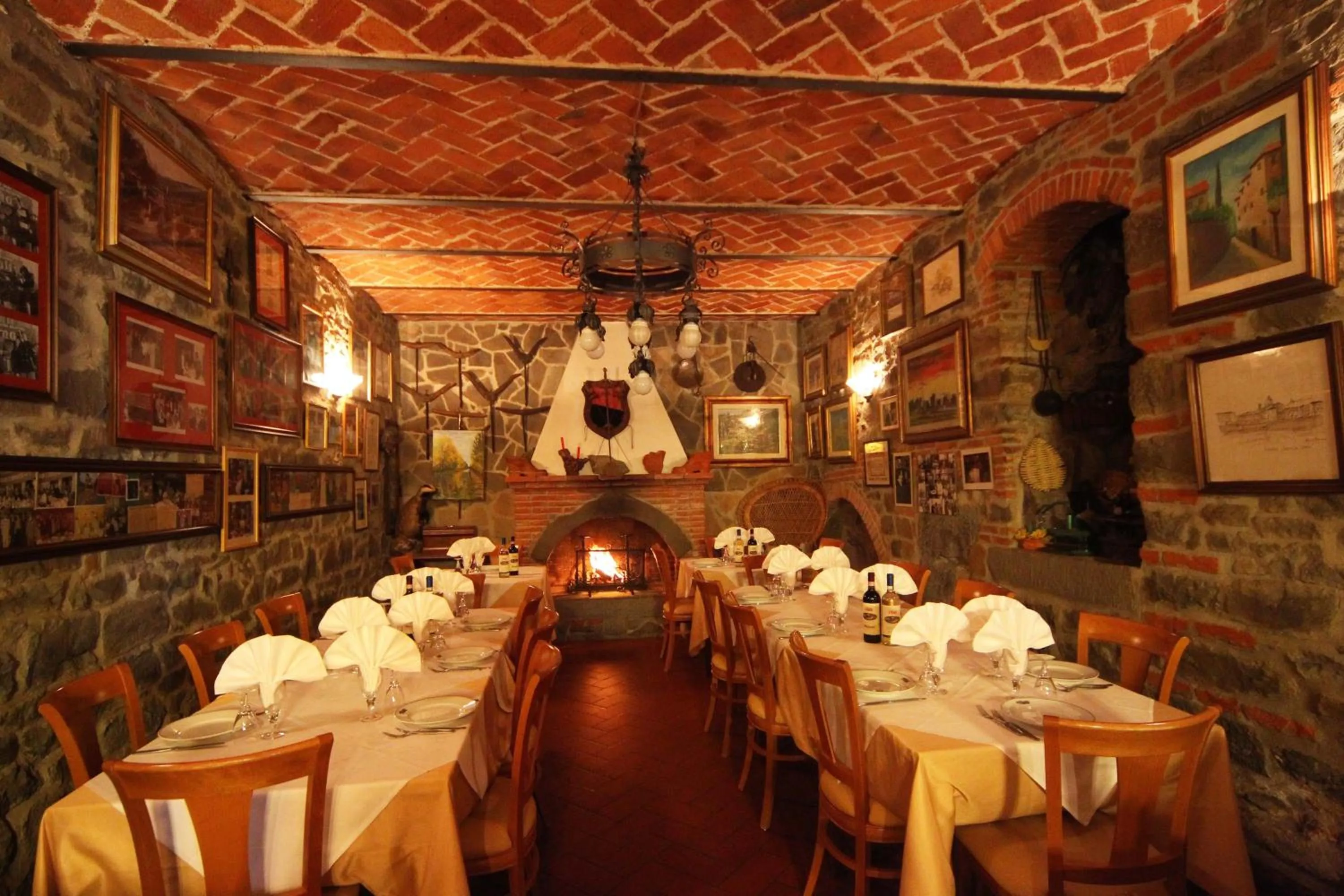 Restaurant/places to eat in Hotel Archimede