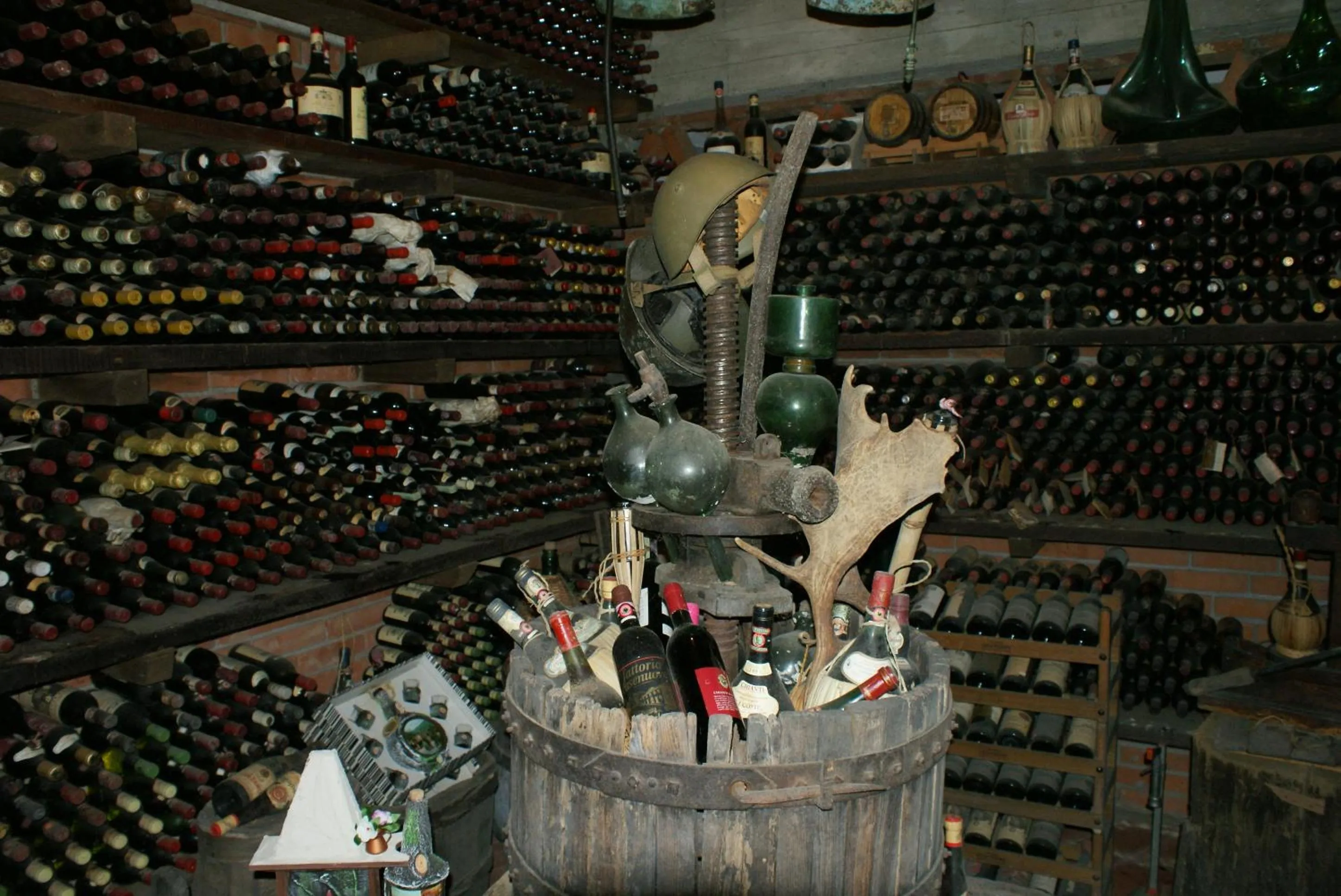 Restaurant/places to eat in Hotel Archimede