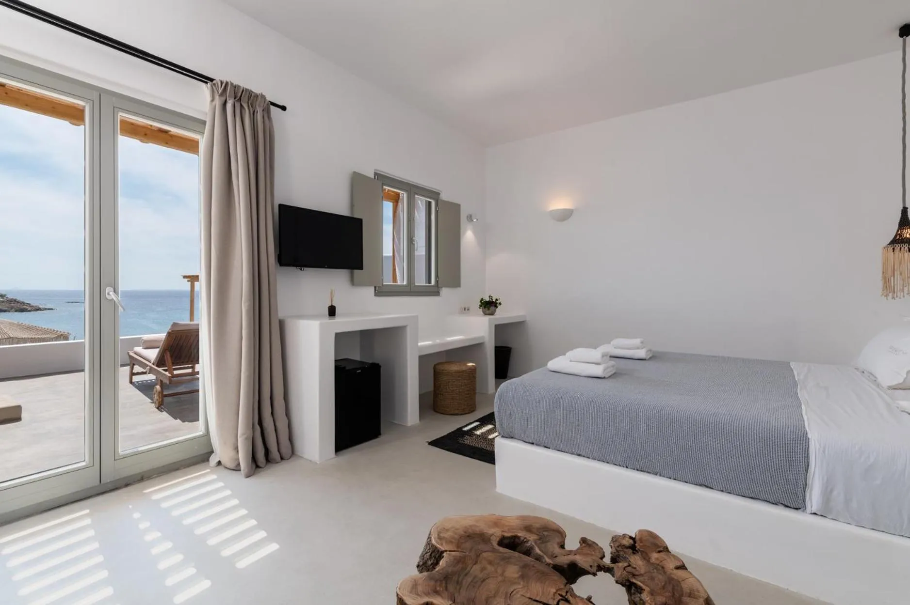 Sea view, Bed in Trinity Mykonos - Beachfront Villa