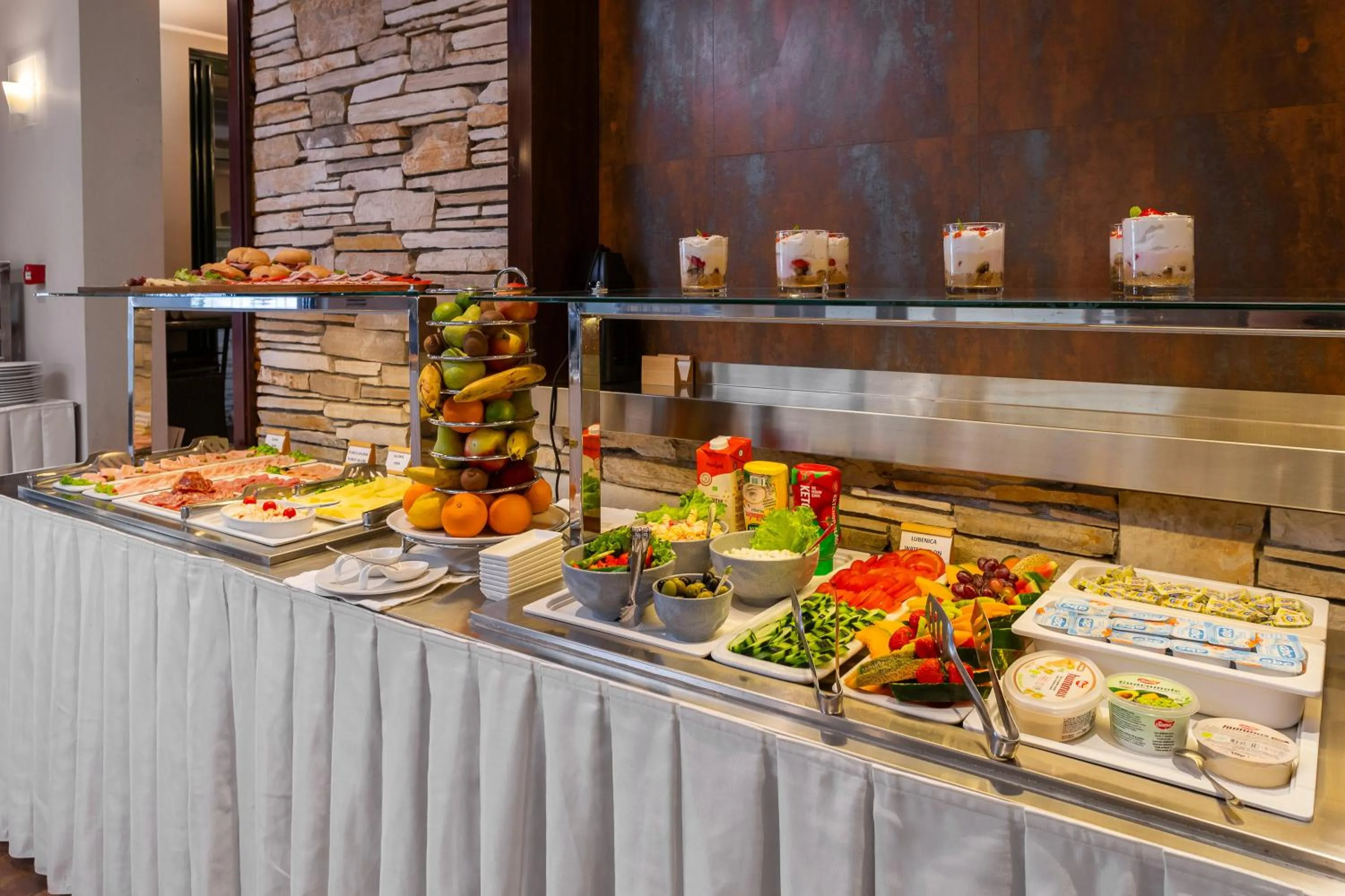 Food and drinks in Hotel Central Beach 9