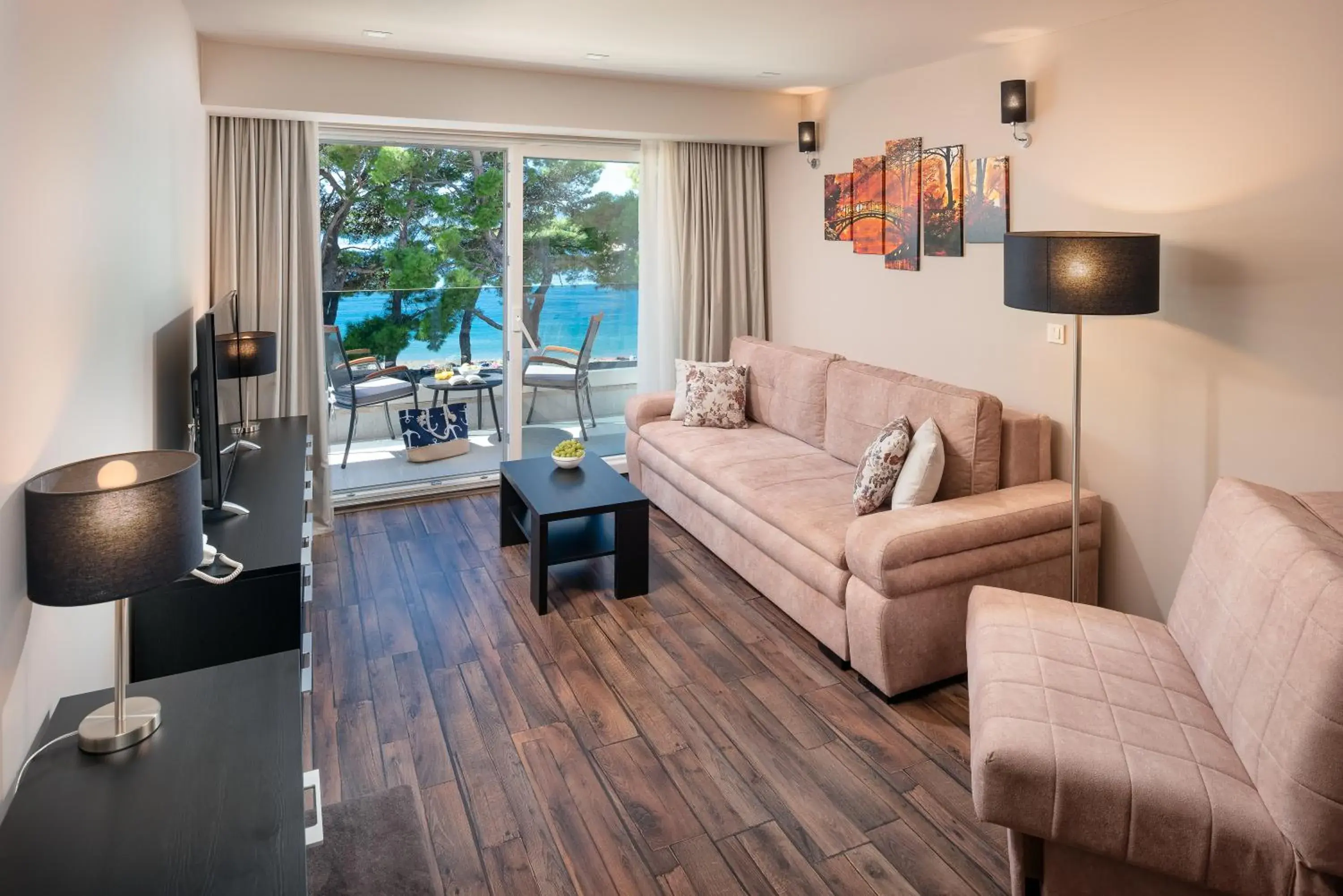 One-Bedroom Apartment with Balcony and Sea View in Hotel Central Beach 9 One-Bedroom Apartment with Balcony and Sea View in Hotel Central Beach 9