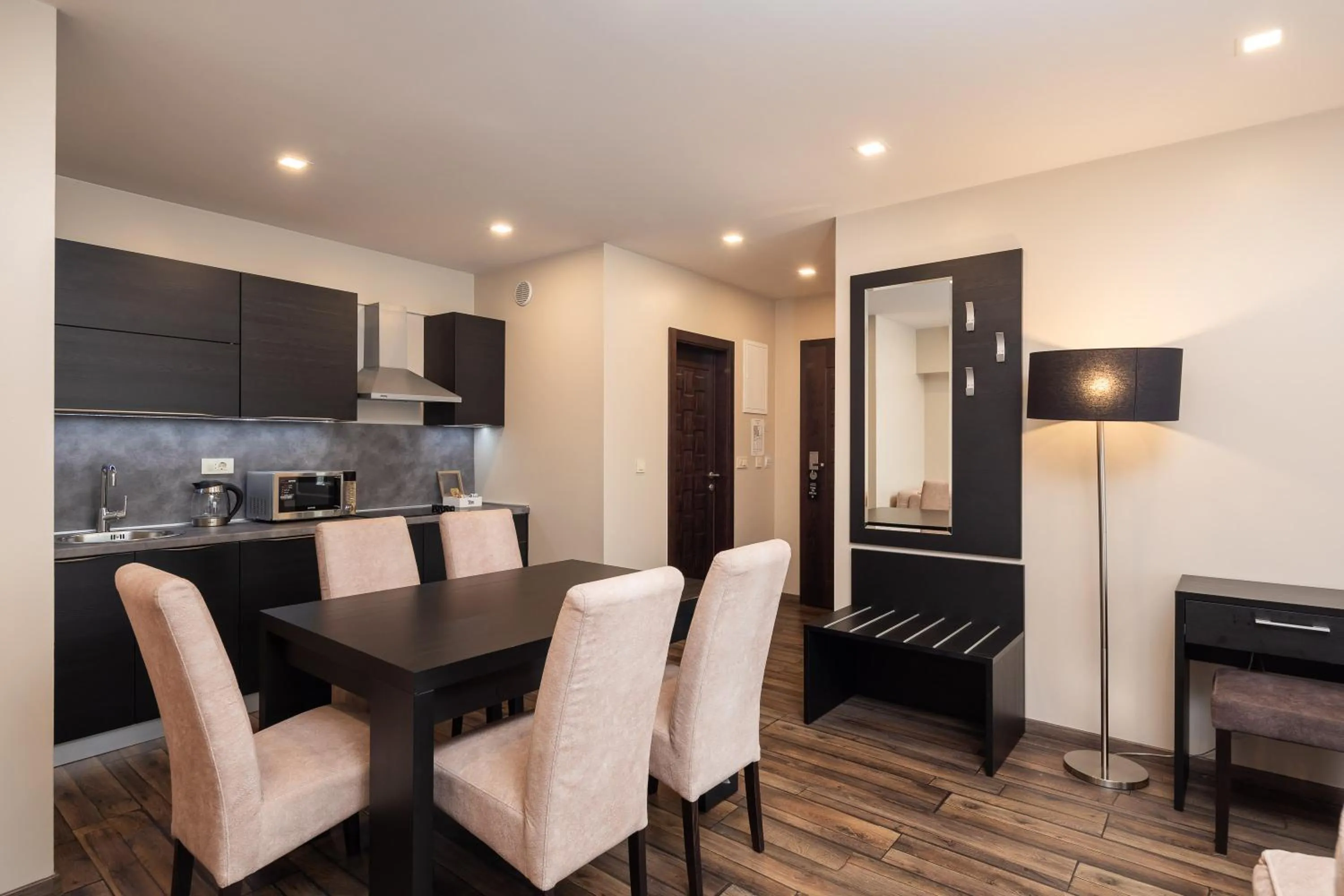 Dining area in Hotel Central Beach 9