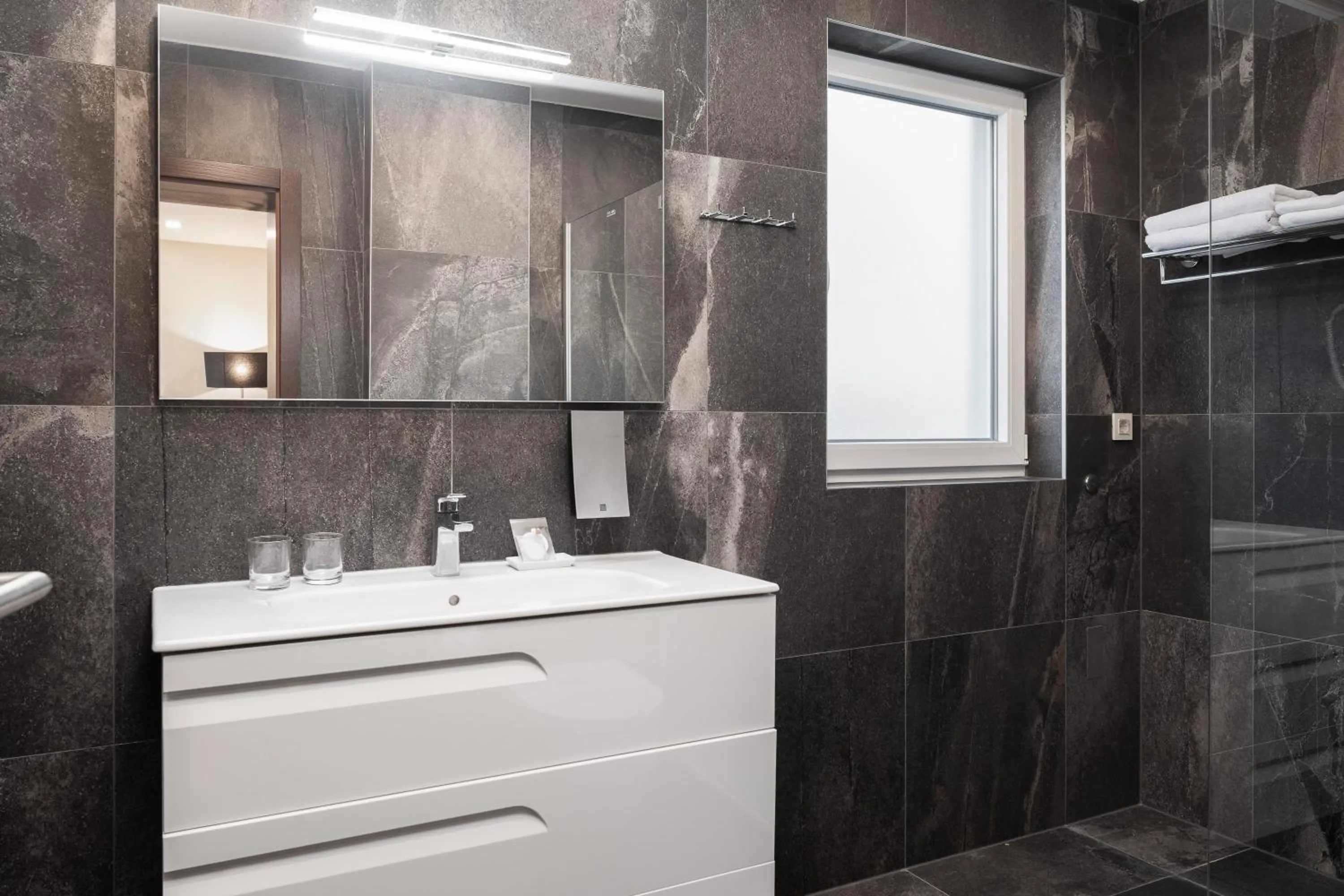 Bathroom in Hotel Central Beach 9