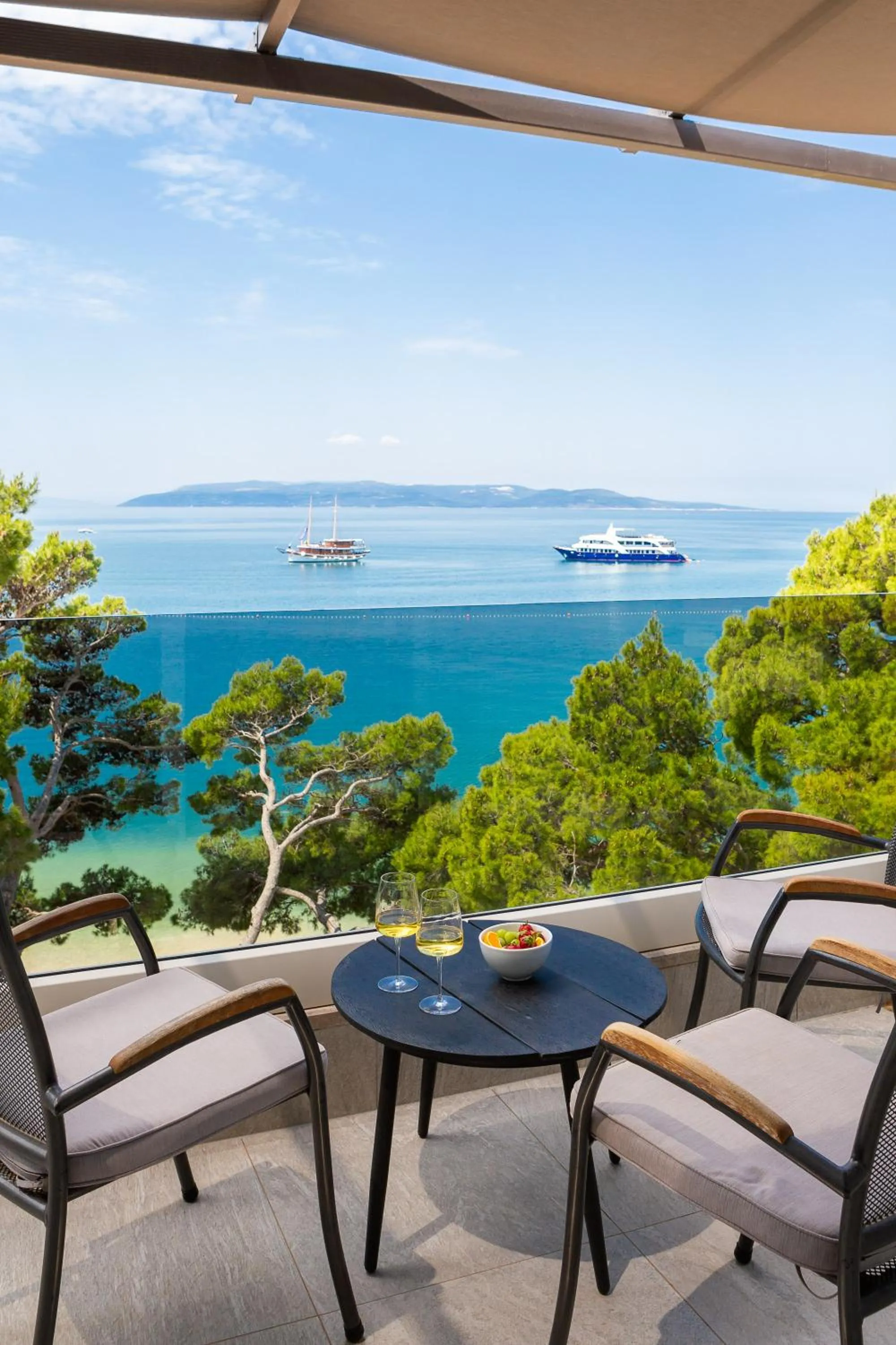 View (from property/room) in Hotel Central Beach 9